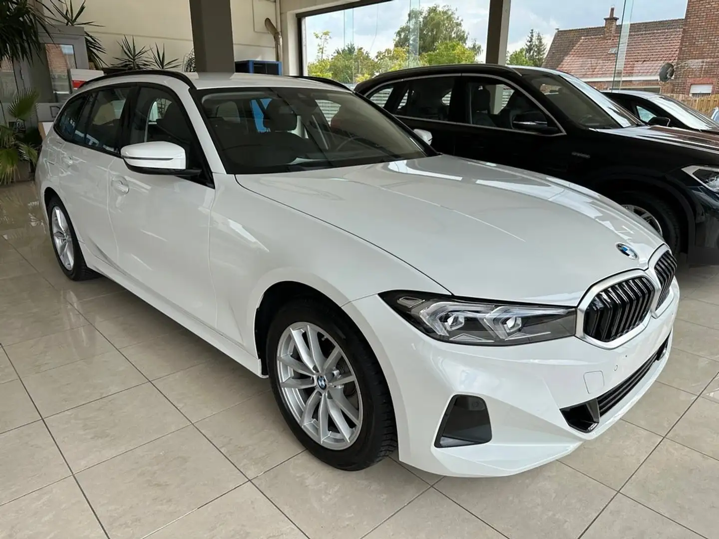 BMW 318 318i Touring Aut. Advantage|Widescreen| Blanc - 1