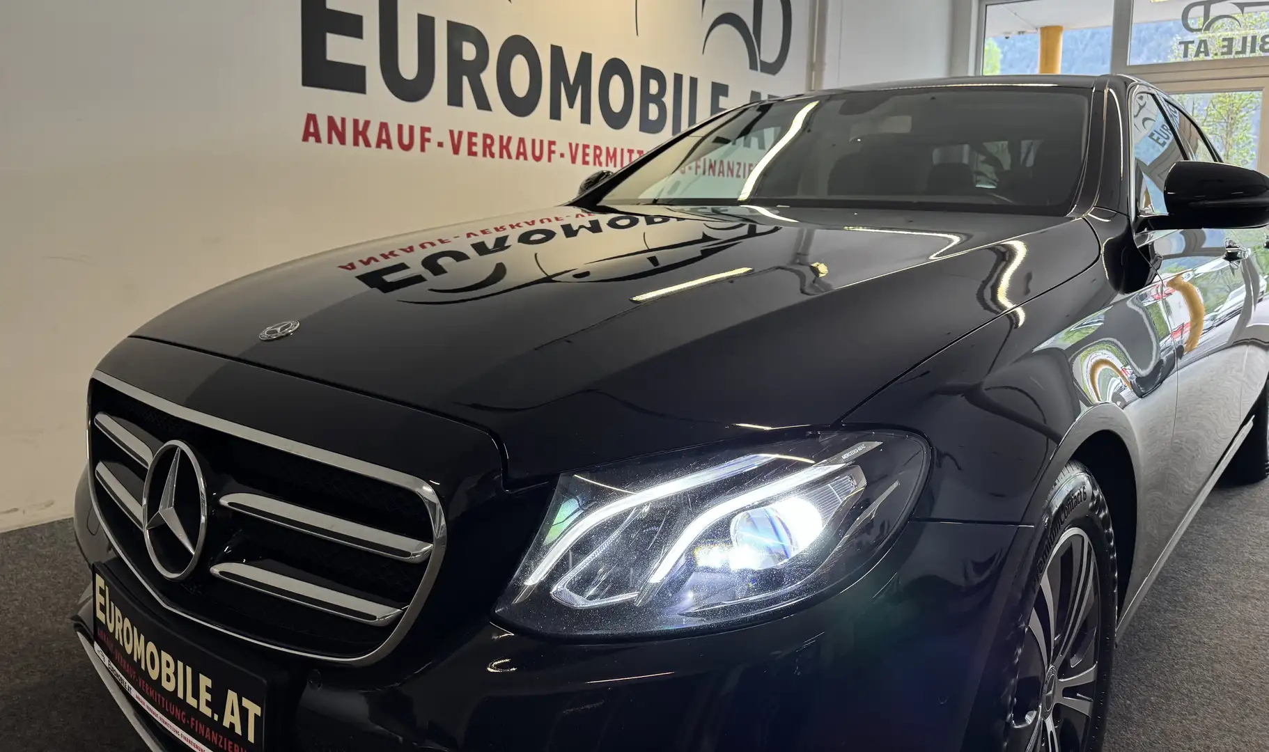 Mercedes-Benz E 220 d 4Matic Avantgarde*RFK*TOTW*Business-P*LED HighP* Schwarz - 2