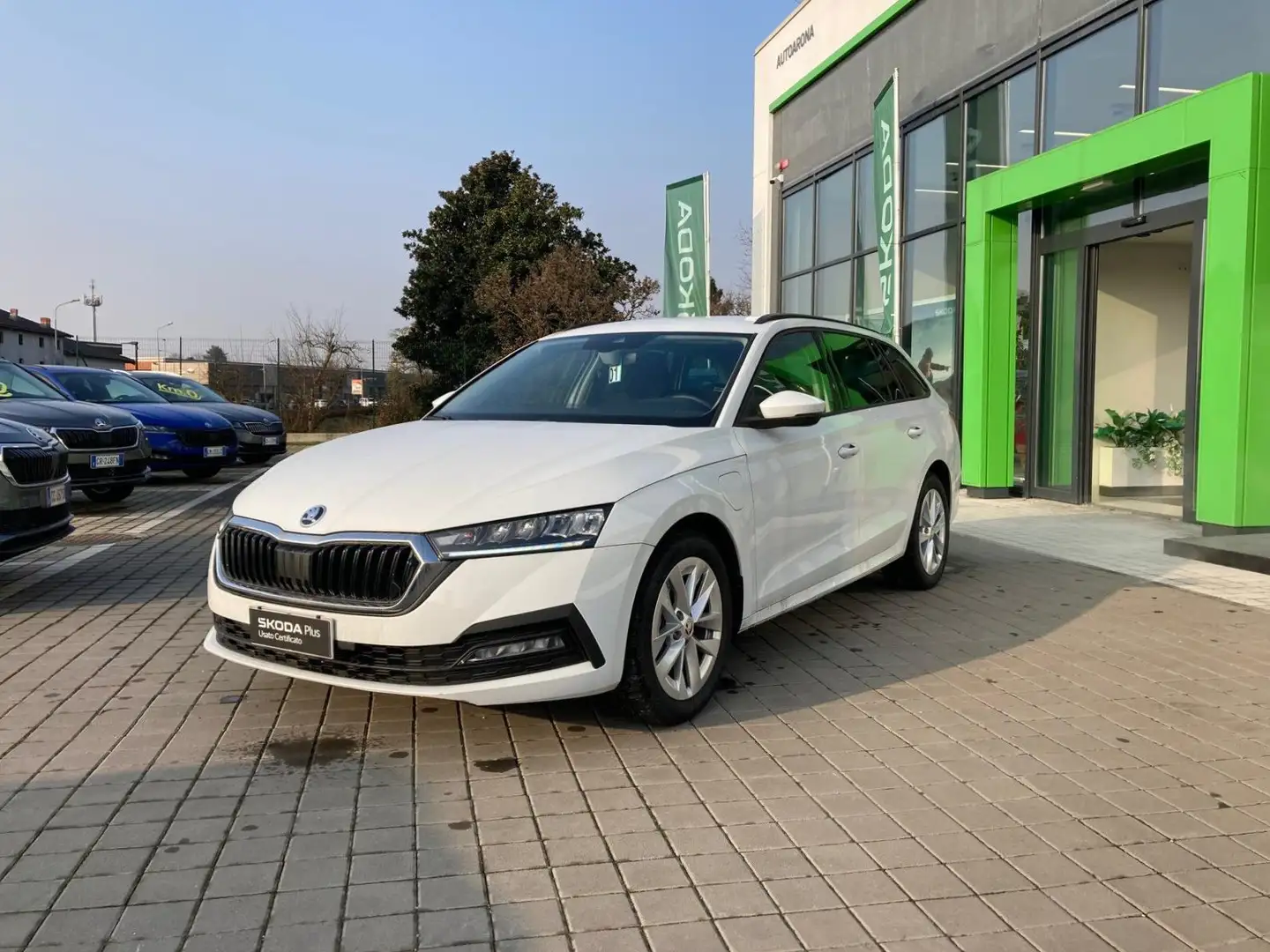 Skoda Octavia Octavia Wagon 1.4 tsi phev Executive dsg Blanco - 1