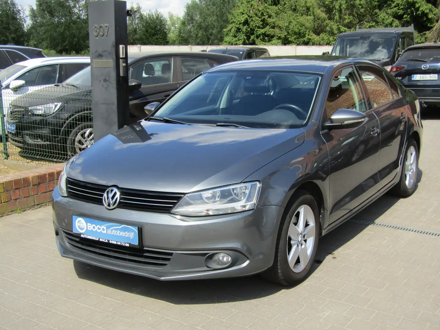Volkswagen Jetta 1.6 CR TDi Comfortline BMT Grijs - 1