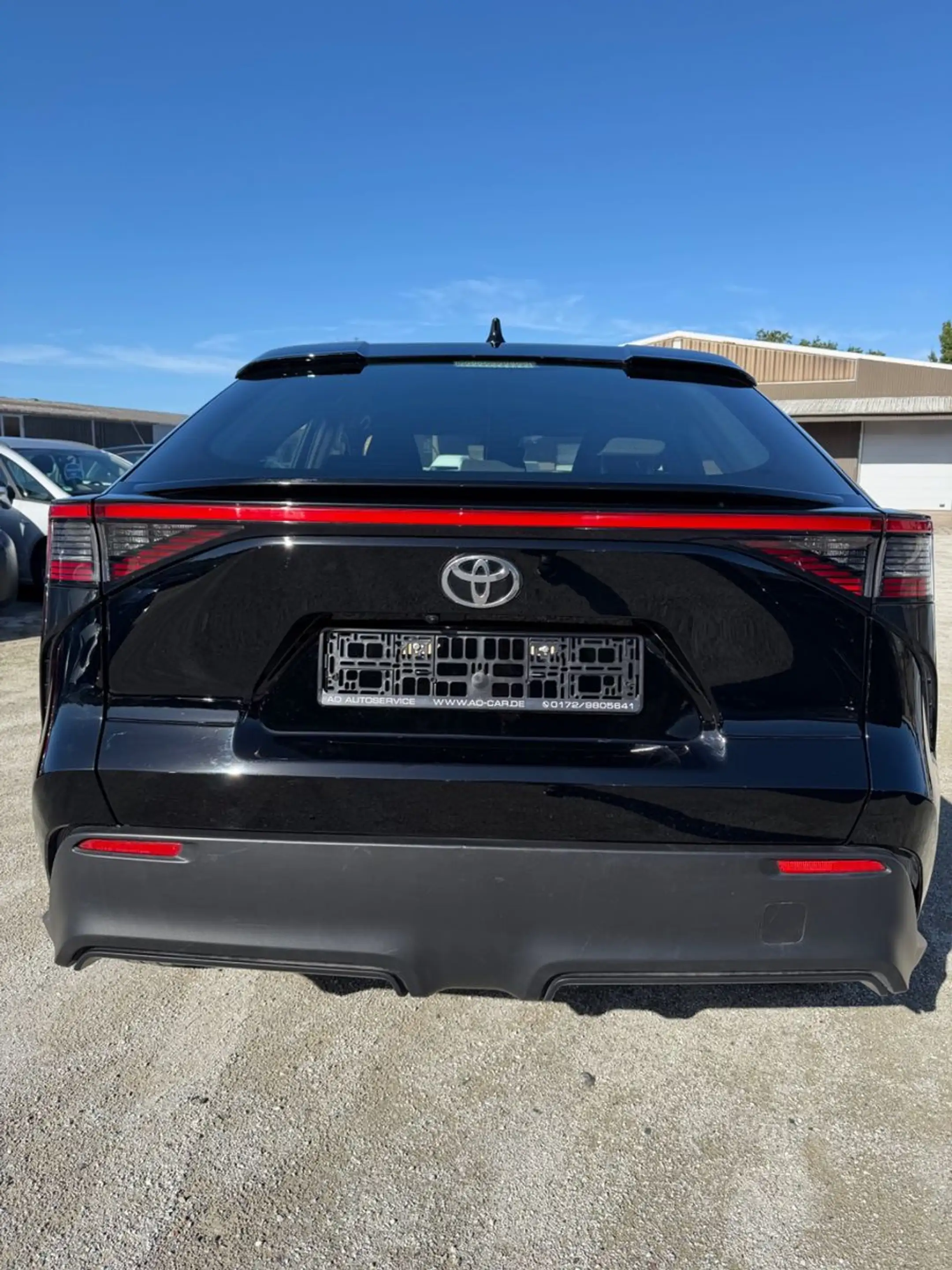 Toyota bZ4X FWD — photo 4