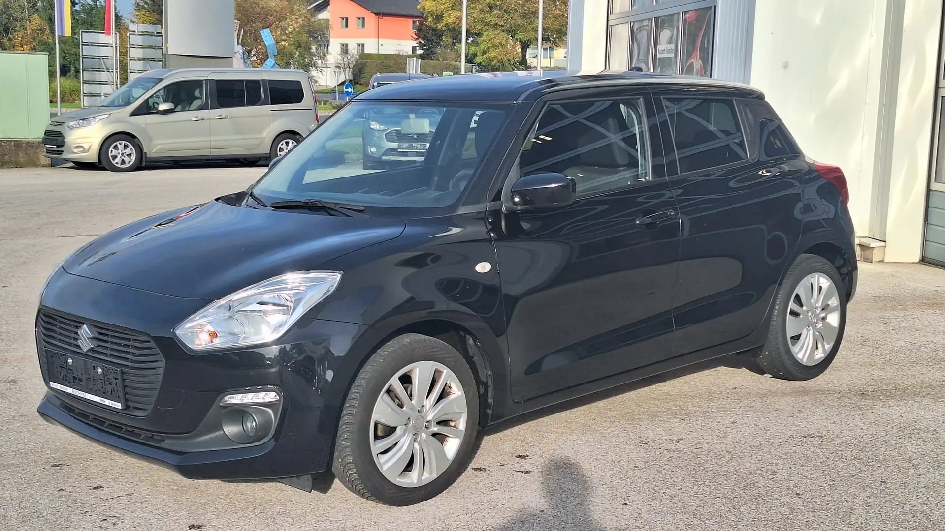 Suzuki Swift Shine Schwarz - 1