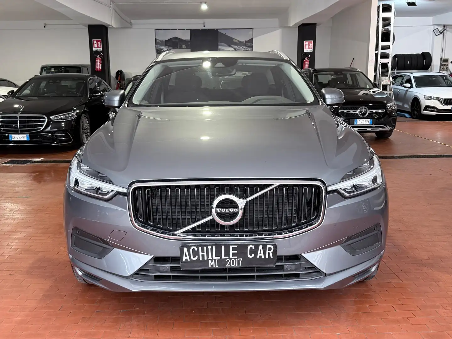 Volvo XC60 2.0 b4 Momentum awd auto *PREZZO REALE* Gris - 2