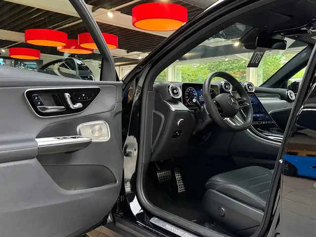 Mercedes-Benz GLC view 10
