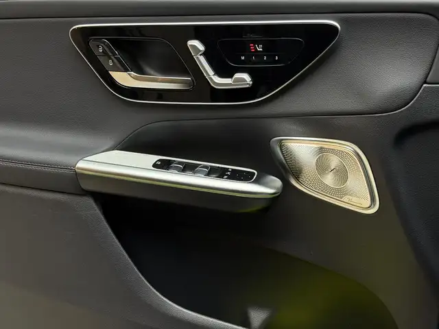 Mercedes-Benz GLC view 11