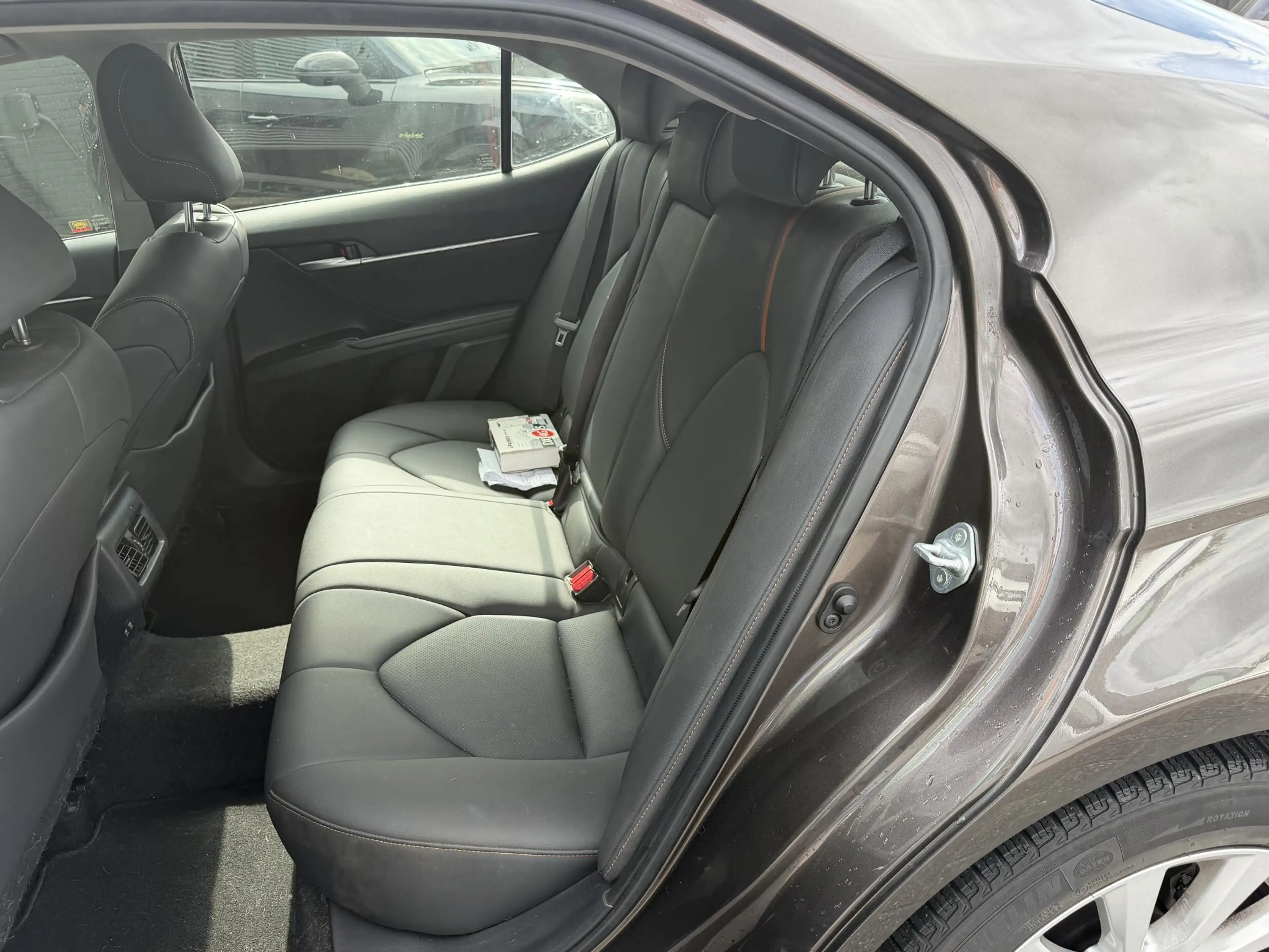 Toyota Camry 2.5 Hybrid Dynamic | Camera | Lederen Bekleding | — photo 22