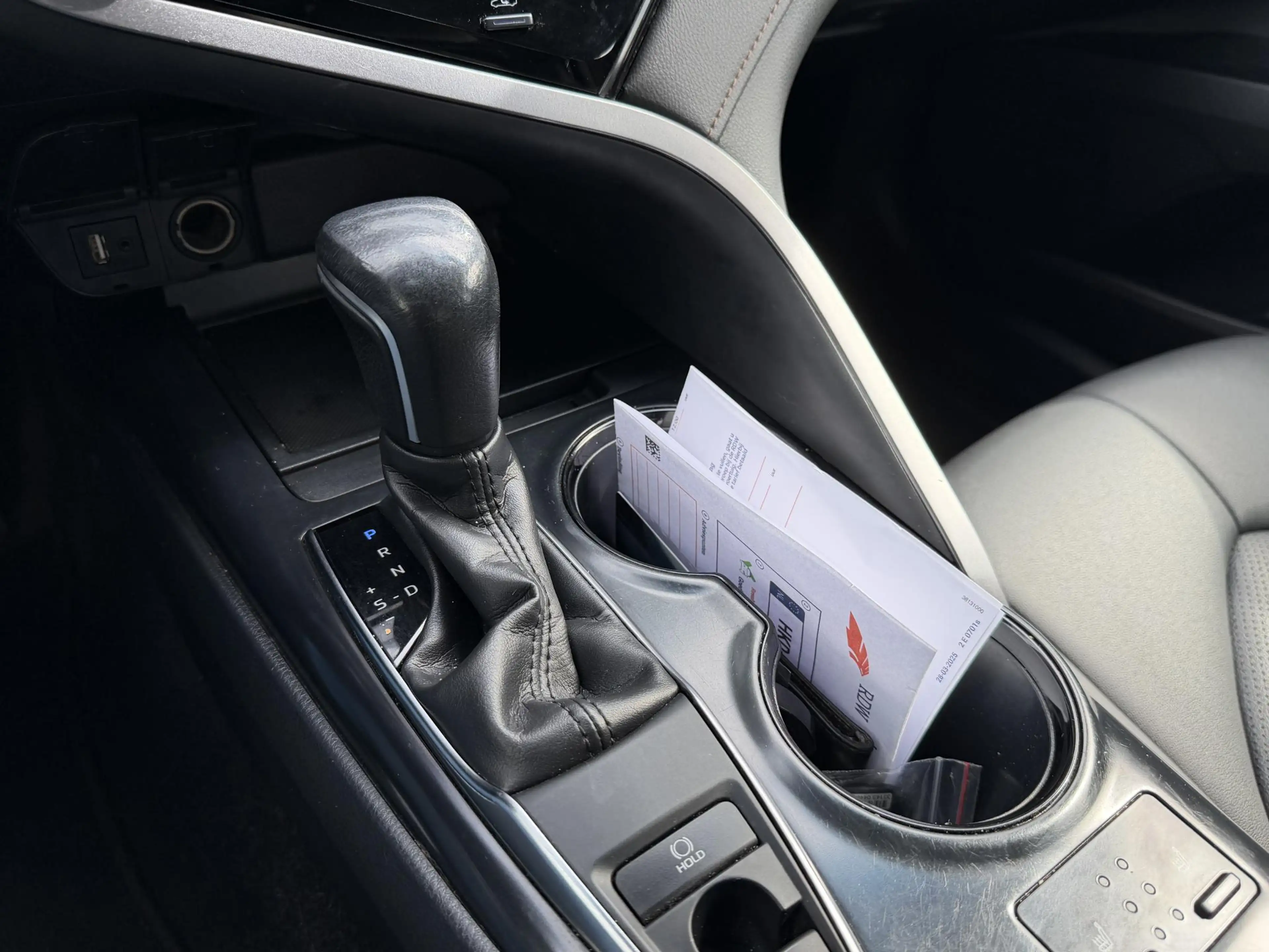 Toyota Camry 2.5 Hybrid Dynamic | Camera | Lederen Bekleding | — photo 15