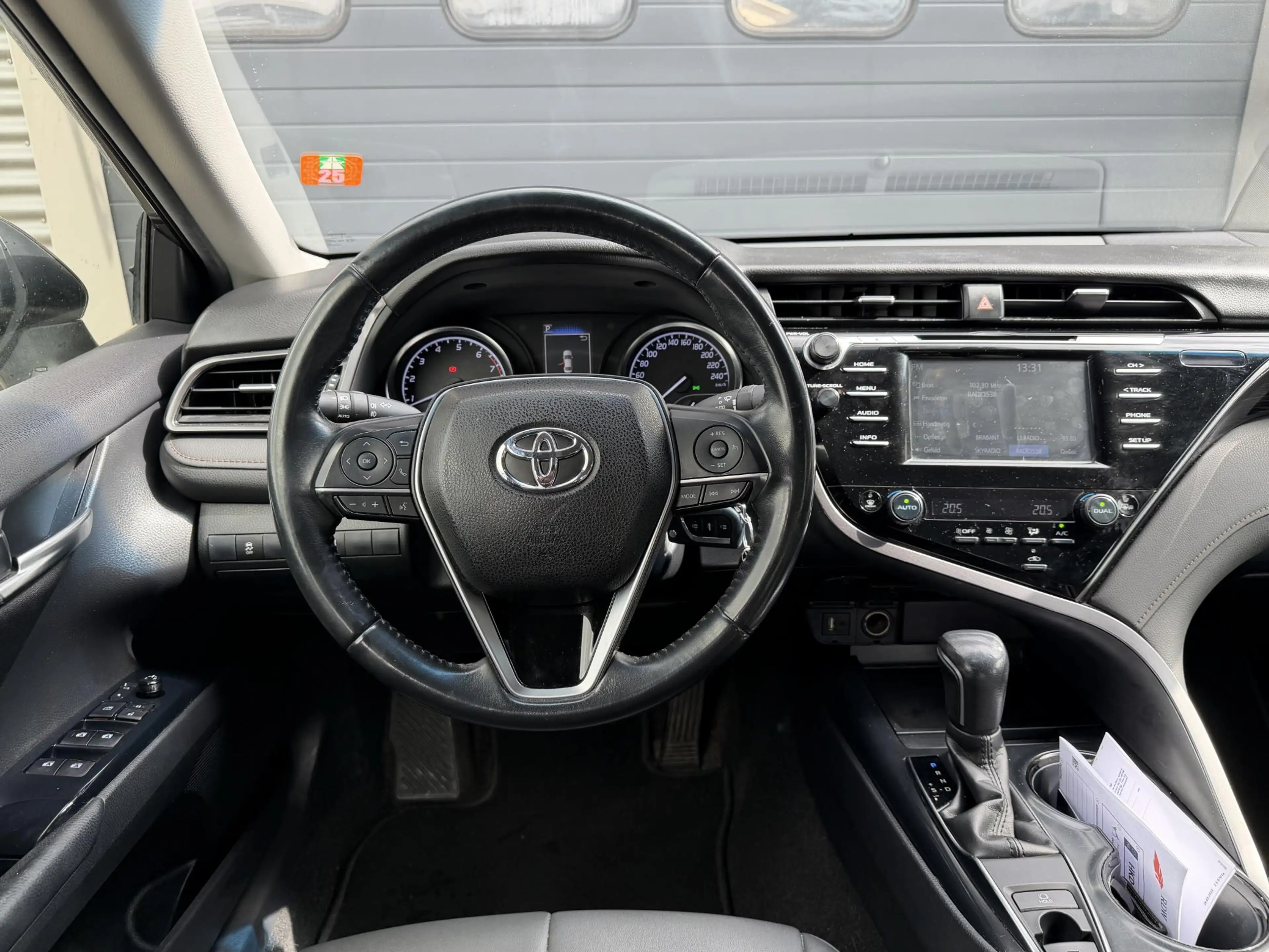 Toyota Camry 2.5 Hybrid Dynamic | Camera | Lederen Bekleding | — photo 23