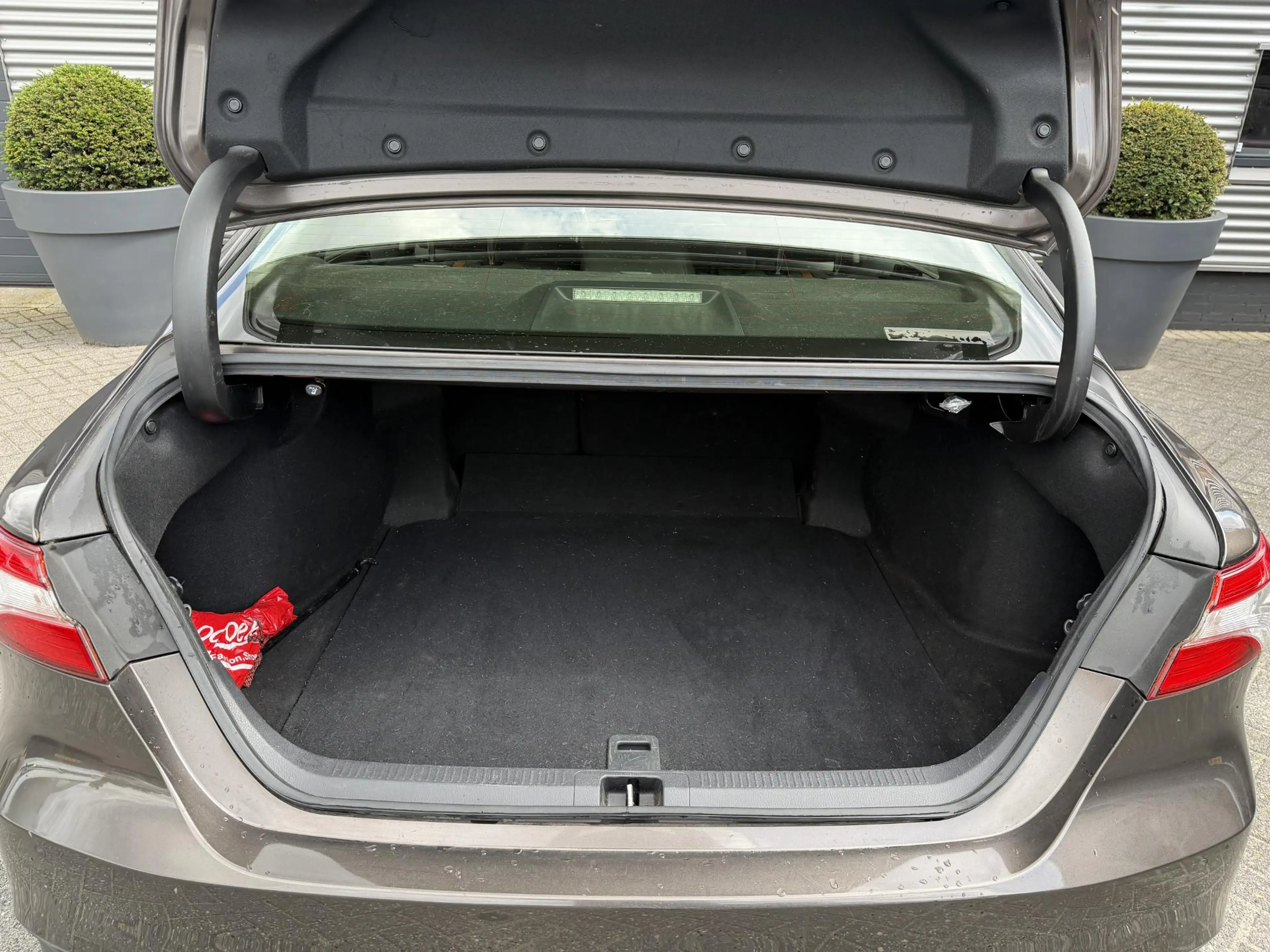 Toyota Camry 2.5 Hybrid Dynamic | Camera | Lederen Bekleding | — photo 24