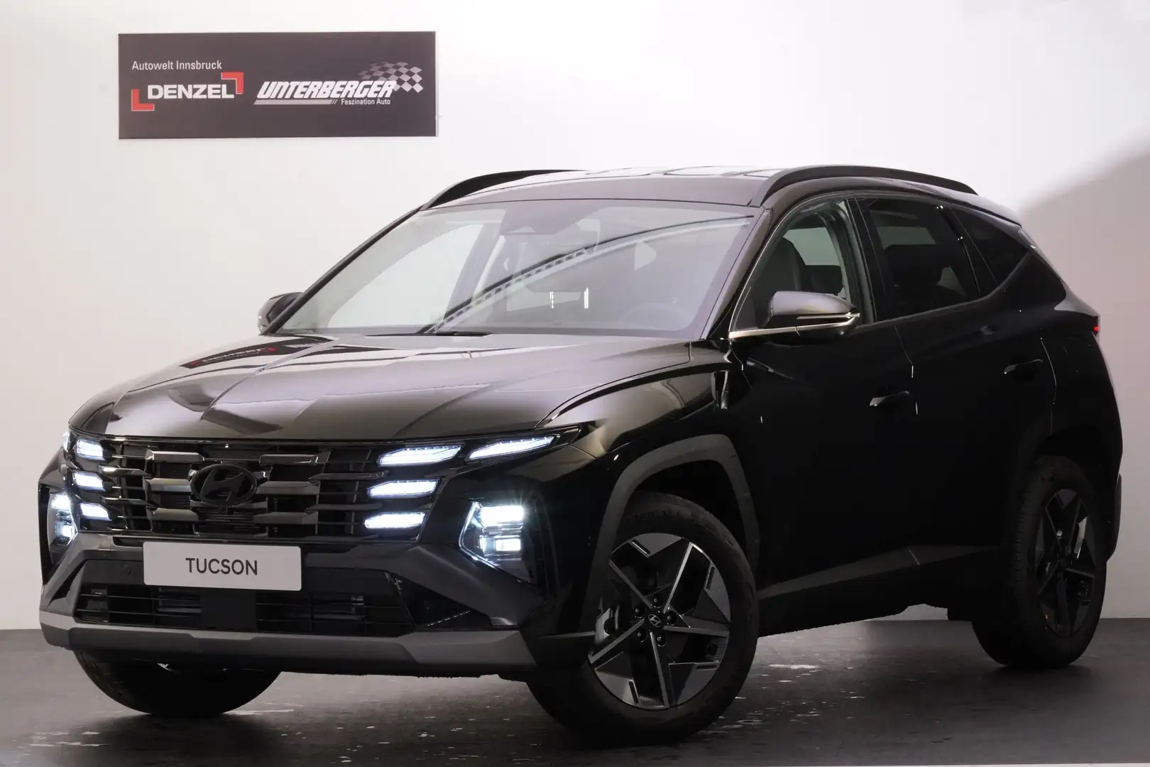 Hyundai TUCSON NX4 Comfort Line 1,6 T-GDi HEV 4WD AT abz. Superbo Schwarz - 1