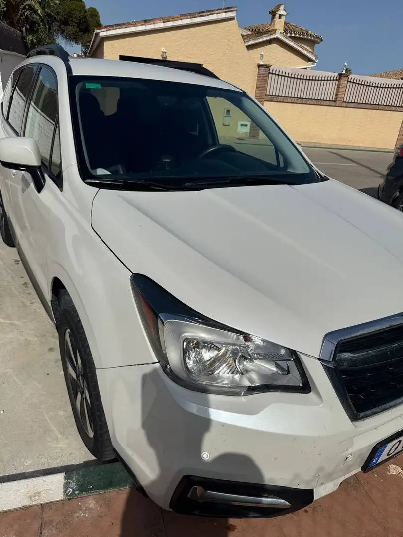 Subaru Forester Forester 2.0 XT Aut. Blanc - 1