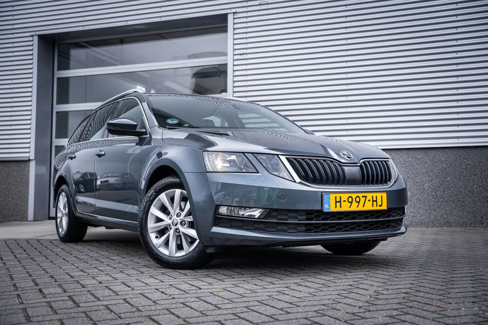 Skoda Octavia Combi 1.5 TSI Greentech Business Edition | Airco ( Grijs - 2