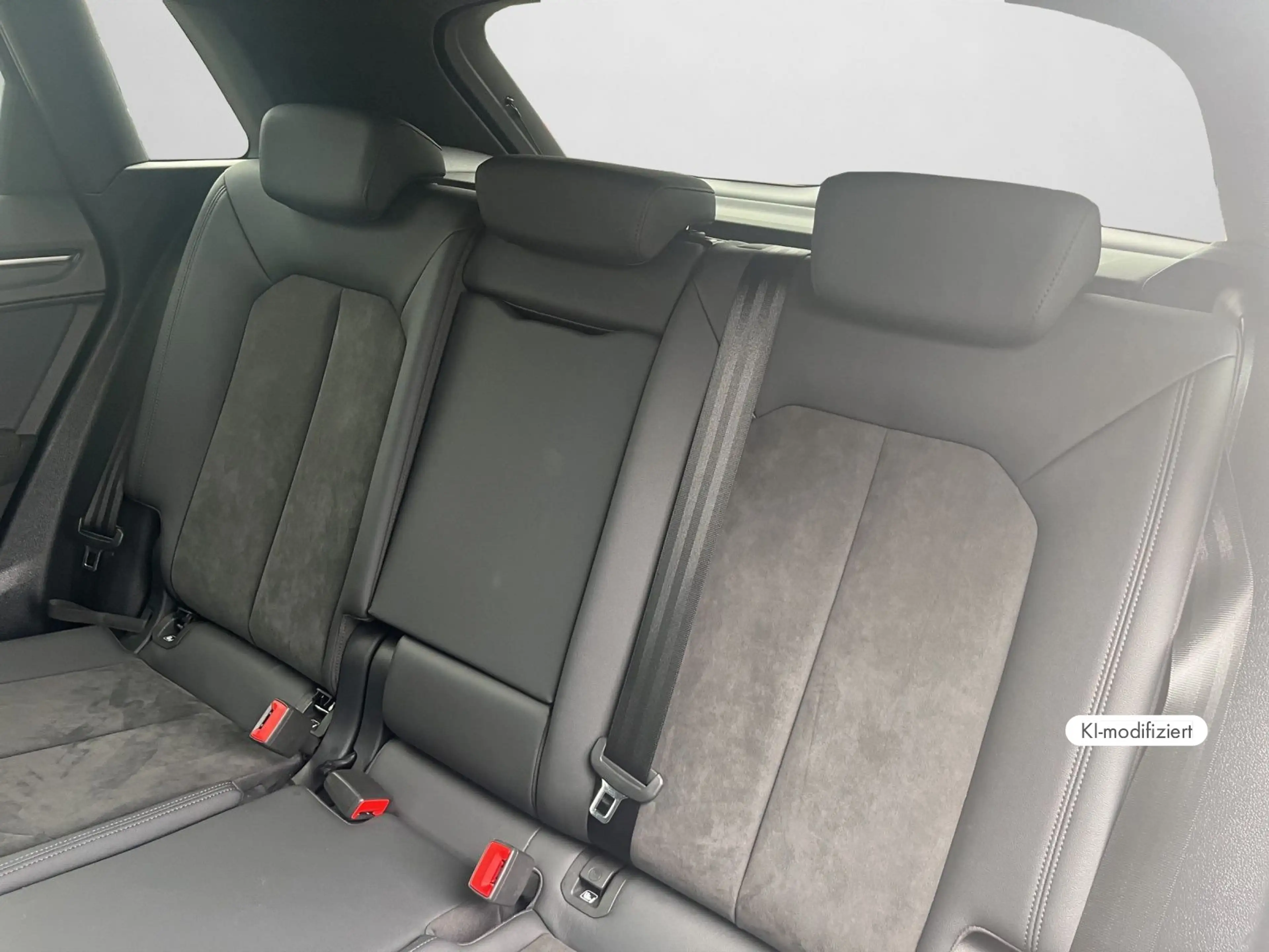 Audi RS Q3 2.5 TFSI S tronic RS-Sportabgasanlage NAVI — photo 14