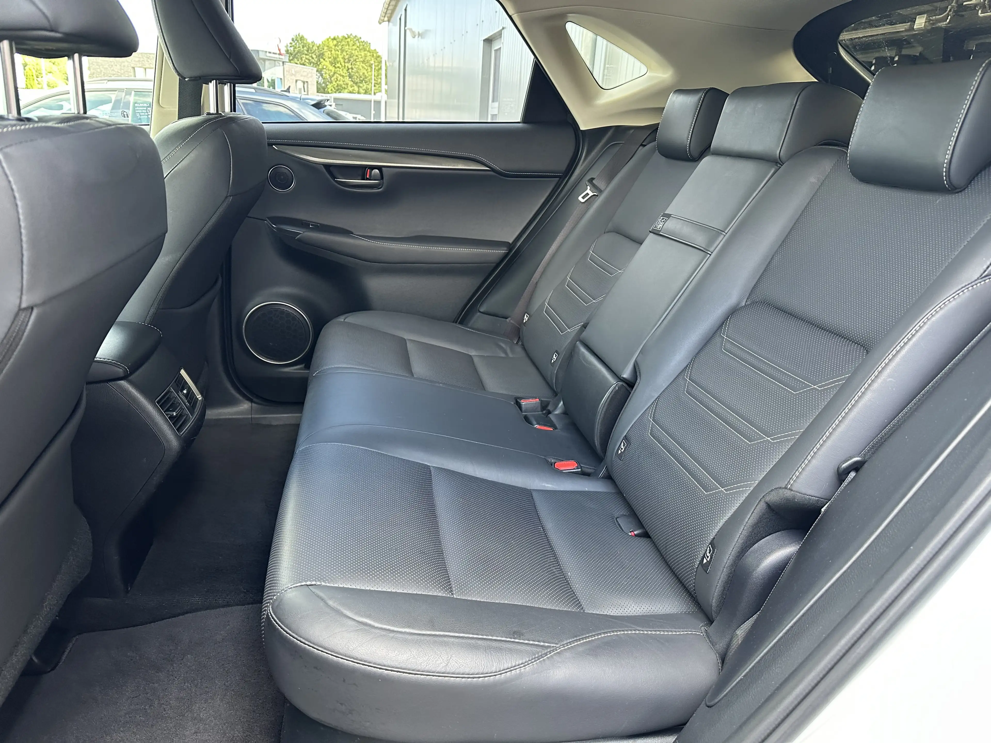 Lexus NX 300h 300h AWD Executive NAV+LED+SHZ+KAMERA+1HD+PP — photo 12