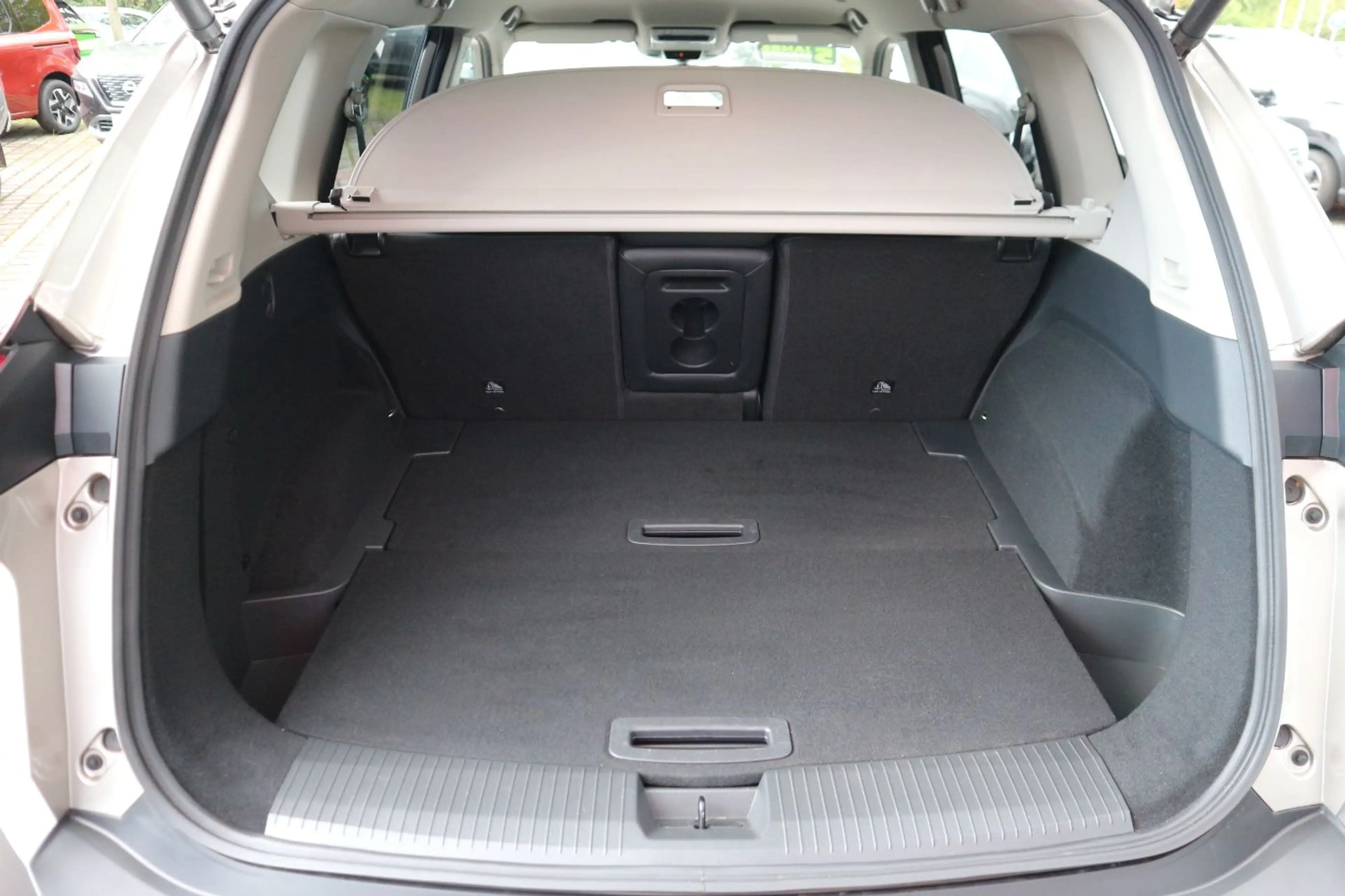 Nissan X-Trail 1.5 VC-T e-Power e-4orce Tekna Leder Navi — photo 9