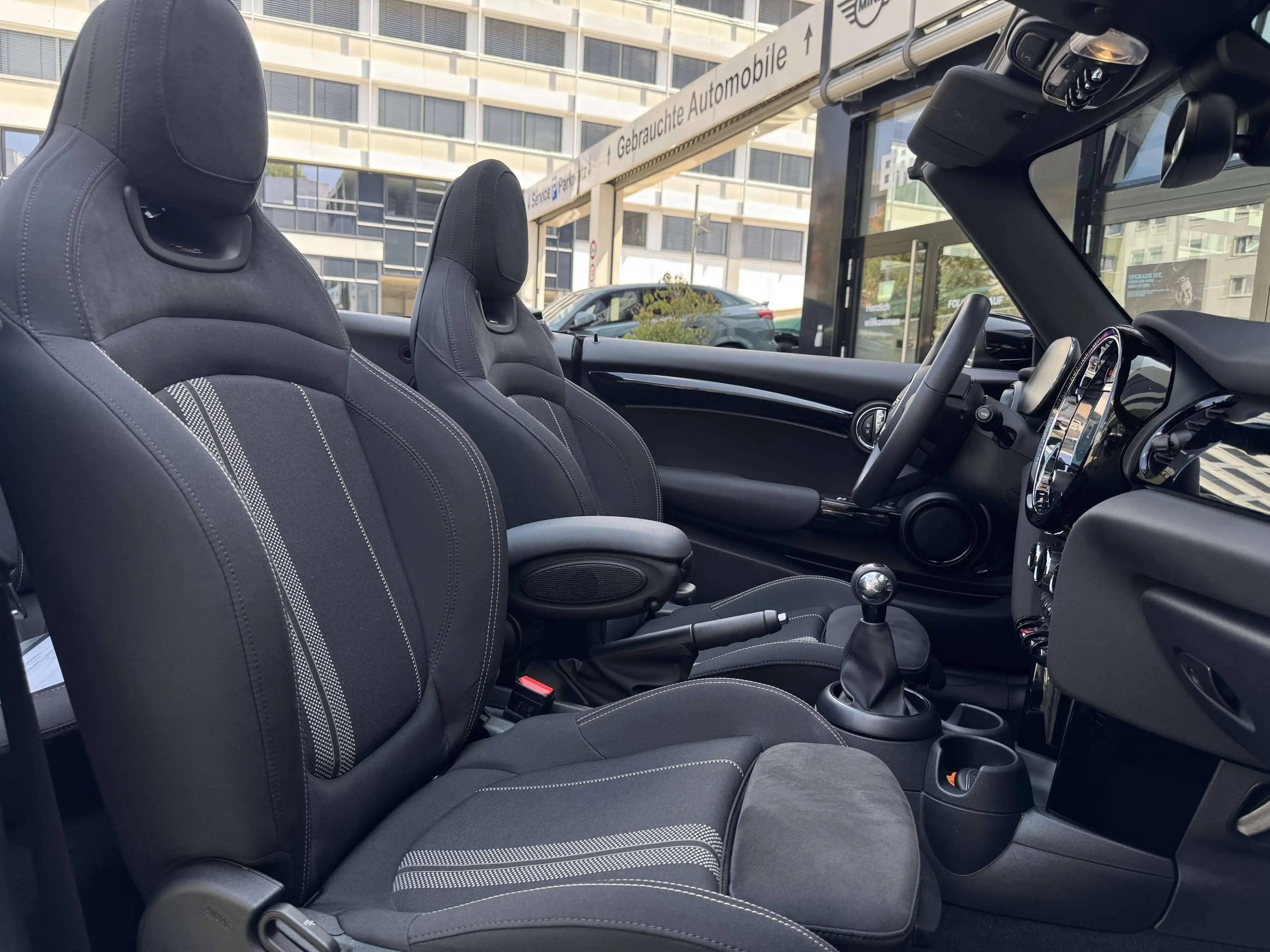 MINI Cooper Cabrio Cooper Cabrio JCW Trim LED DA CarPlay PDC DAB Shz — photo 6