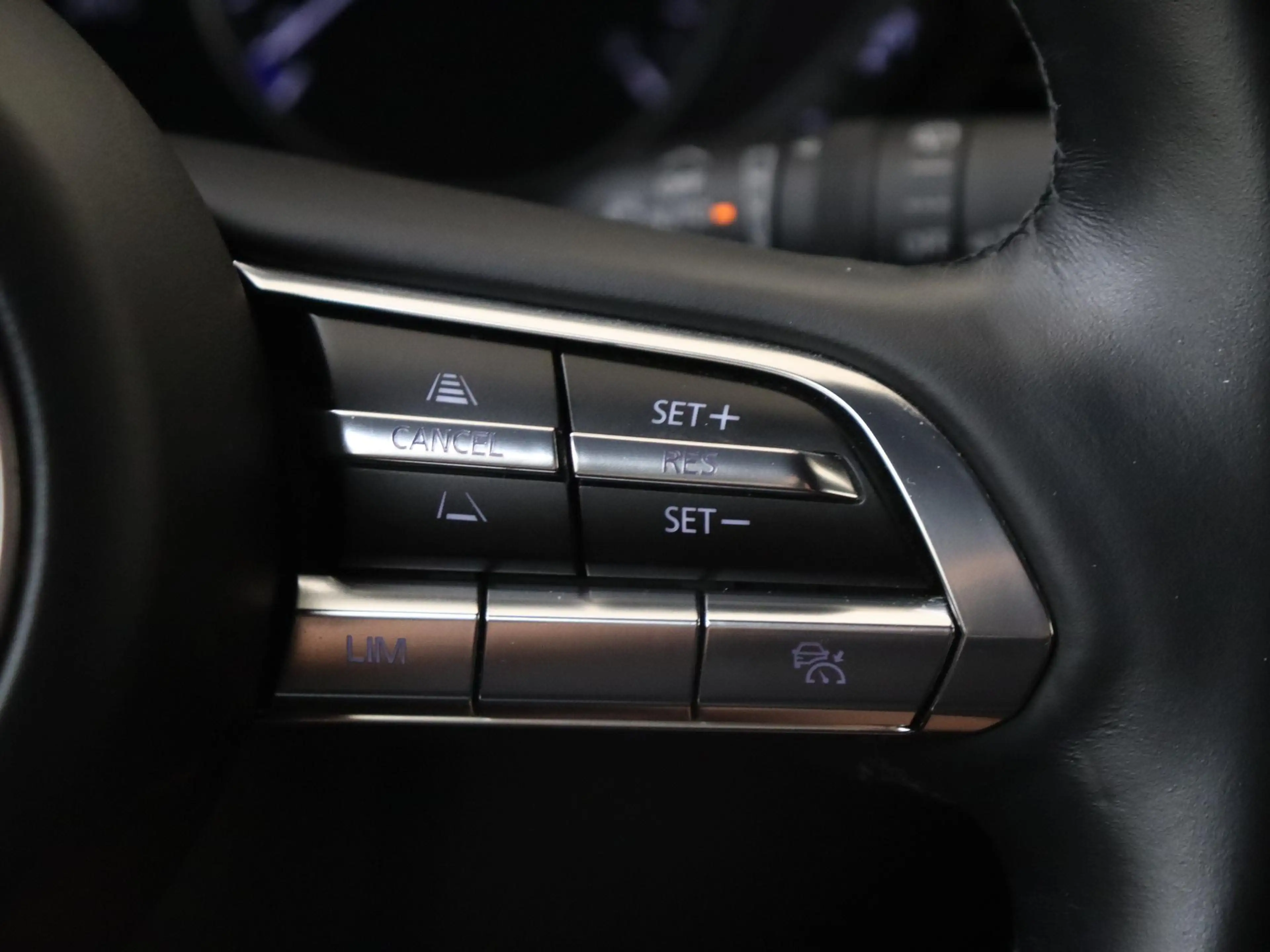 Mazda 3 2.0 e-SkyActiv-G M Hybrid 150 Sportive | Head-up D — photo 14