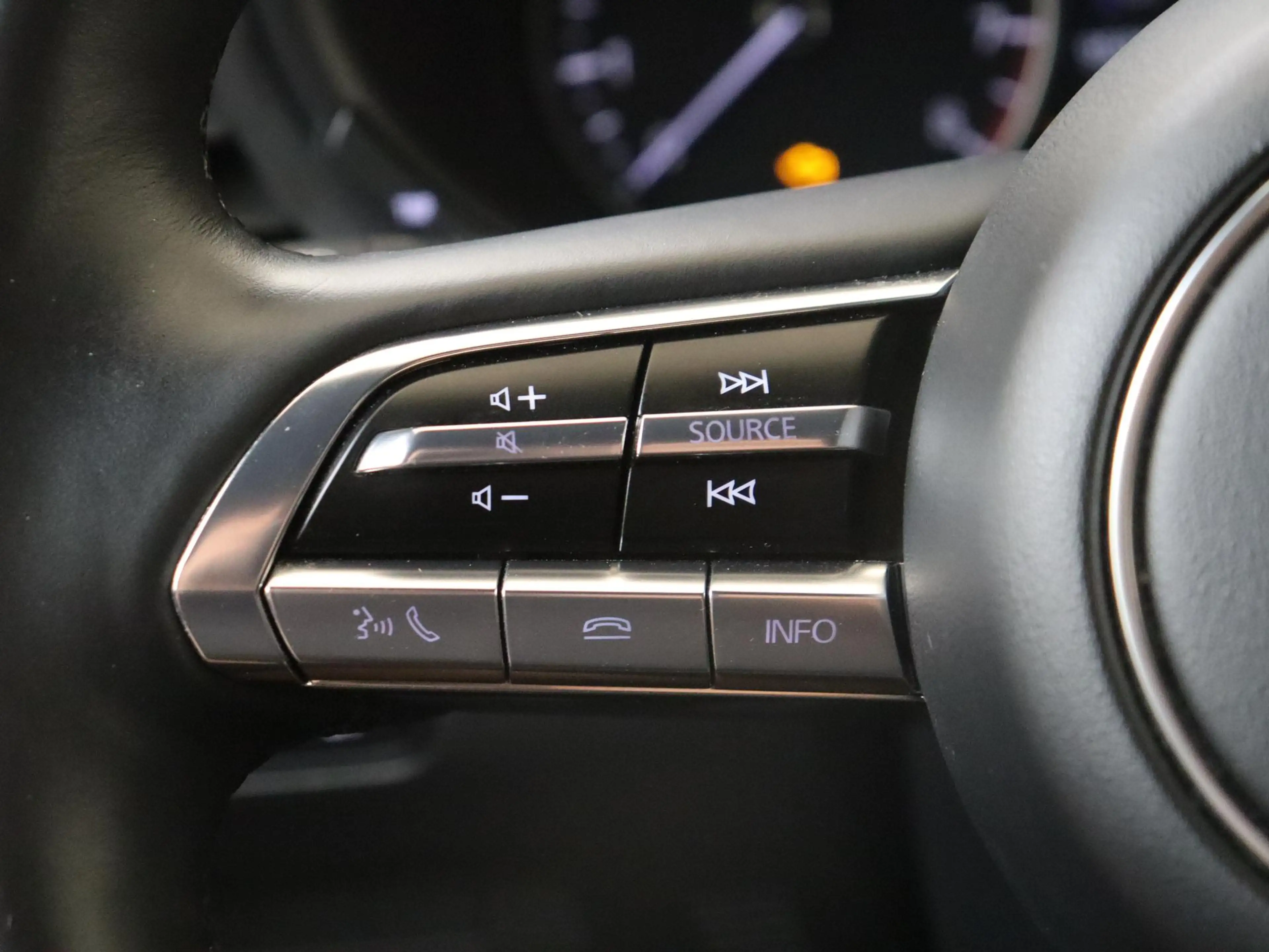 Mazda 3 2.0 e-SkyActiv-G M Hybrid 150 Sportive | Head-up D — photo 13