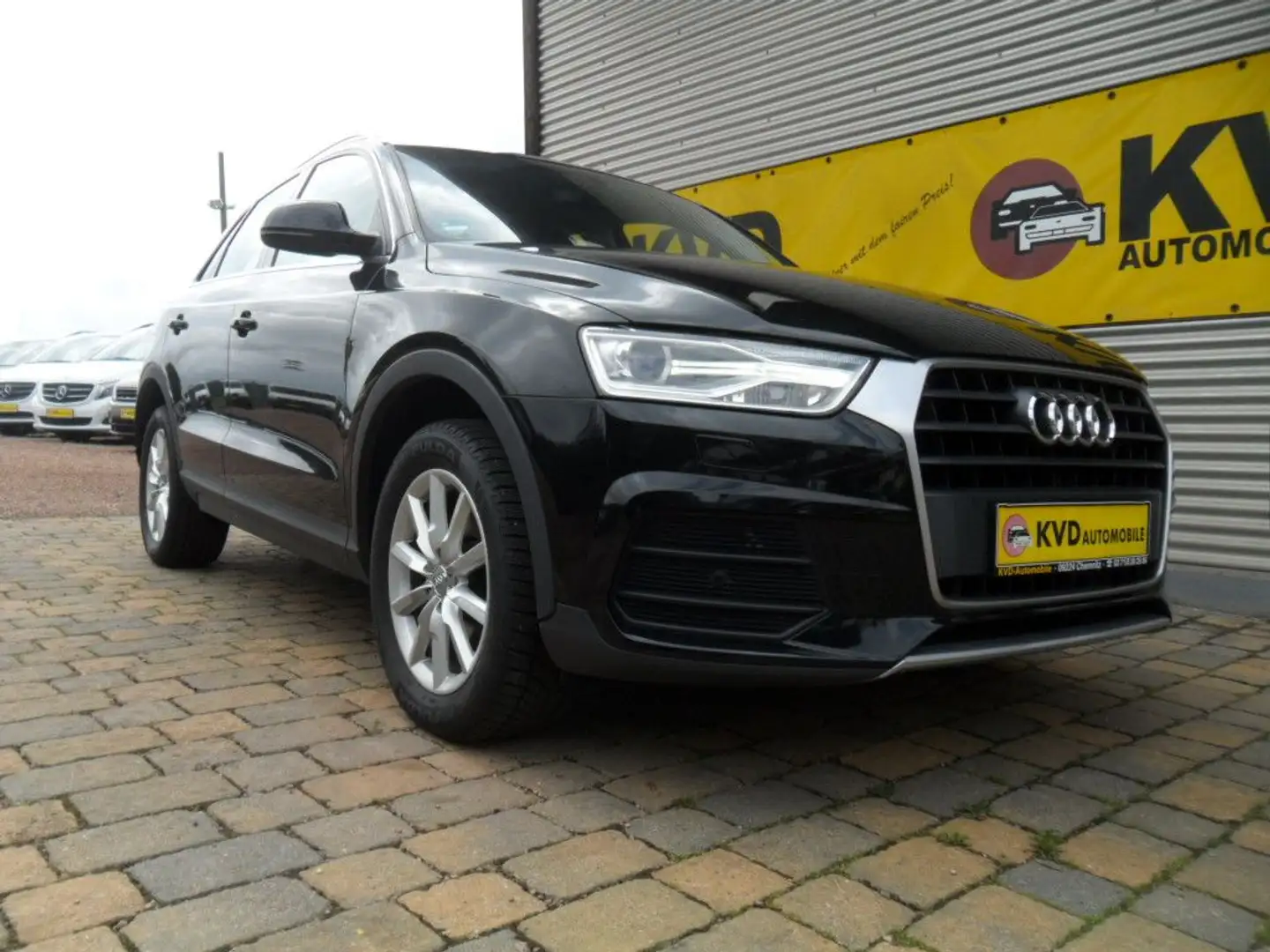 Audi Q3 S Tronic Noir - 1
