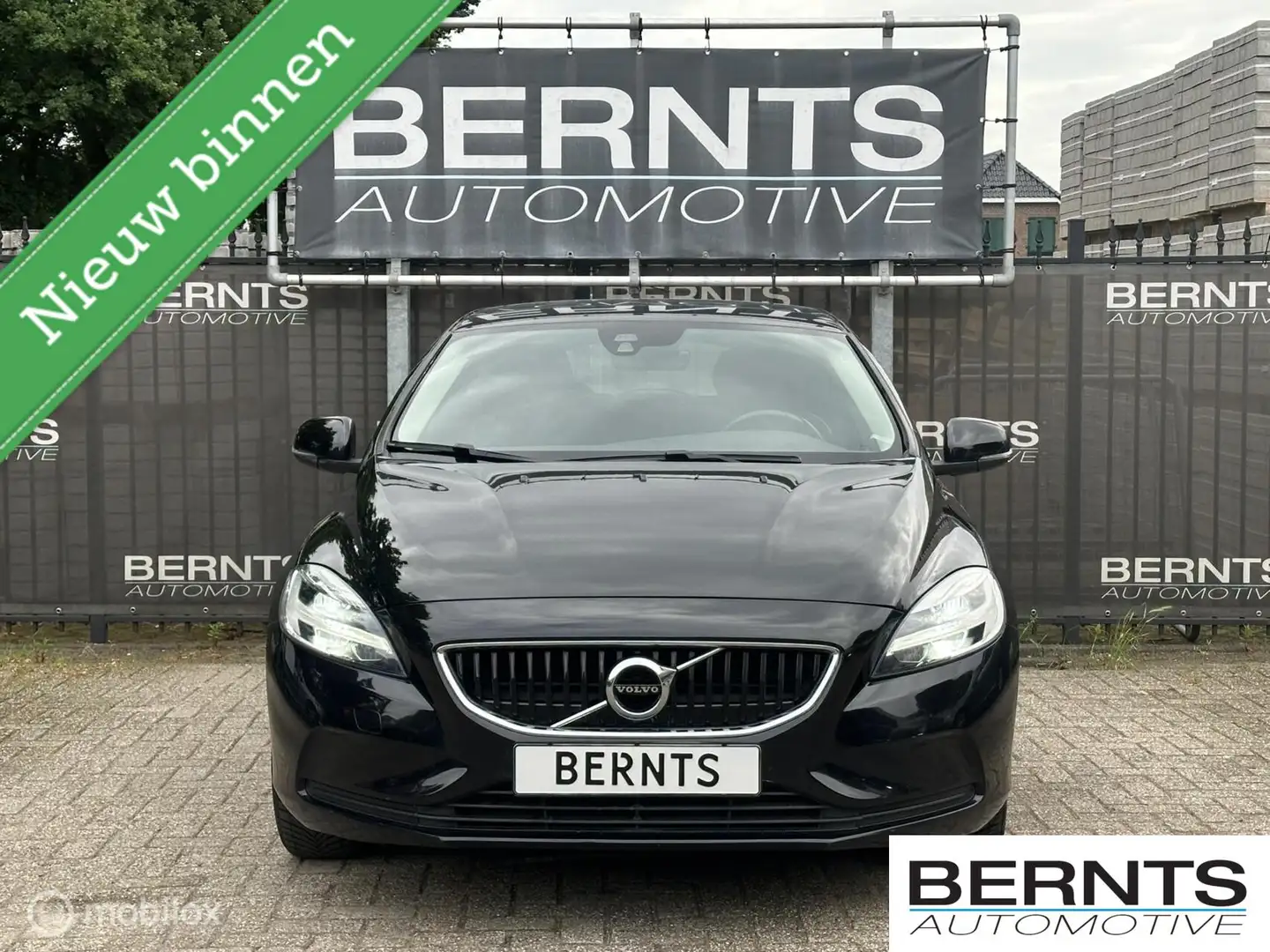 Volvo V40 T2|Navigatie|Bluetooth|Parkeersensoren|Volvo on Ca Schwarz - 2