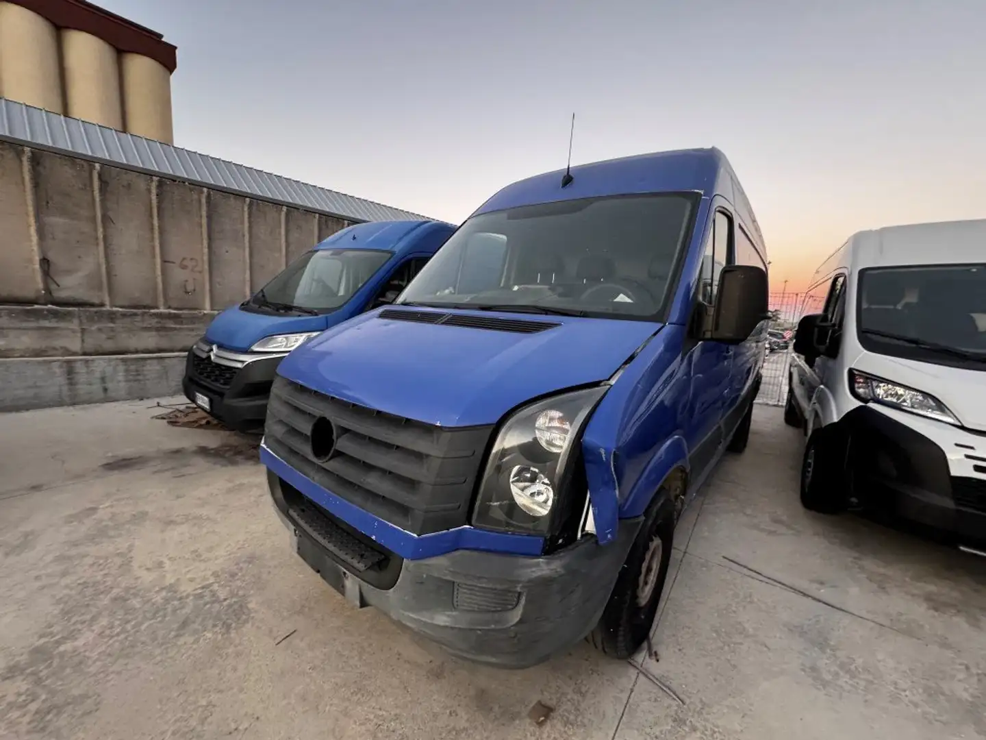 Volkswagen Crafter 2.0 TDI 140 cv MOTORE ROTTO Bleu - 1