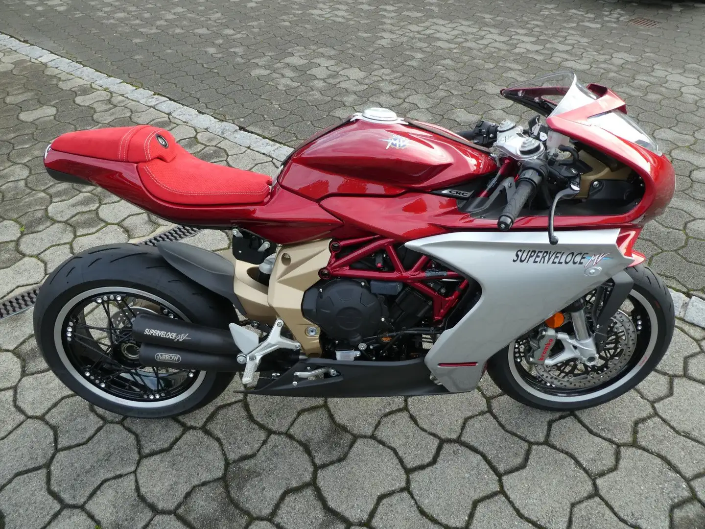 MV Agusta Superveloce 800 Serie Oro NEU FAHRZEUG Červená - 2