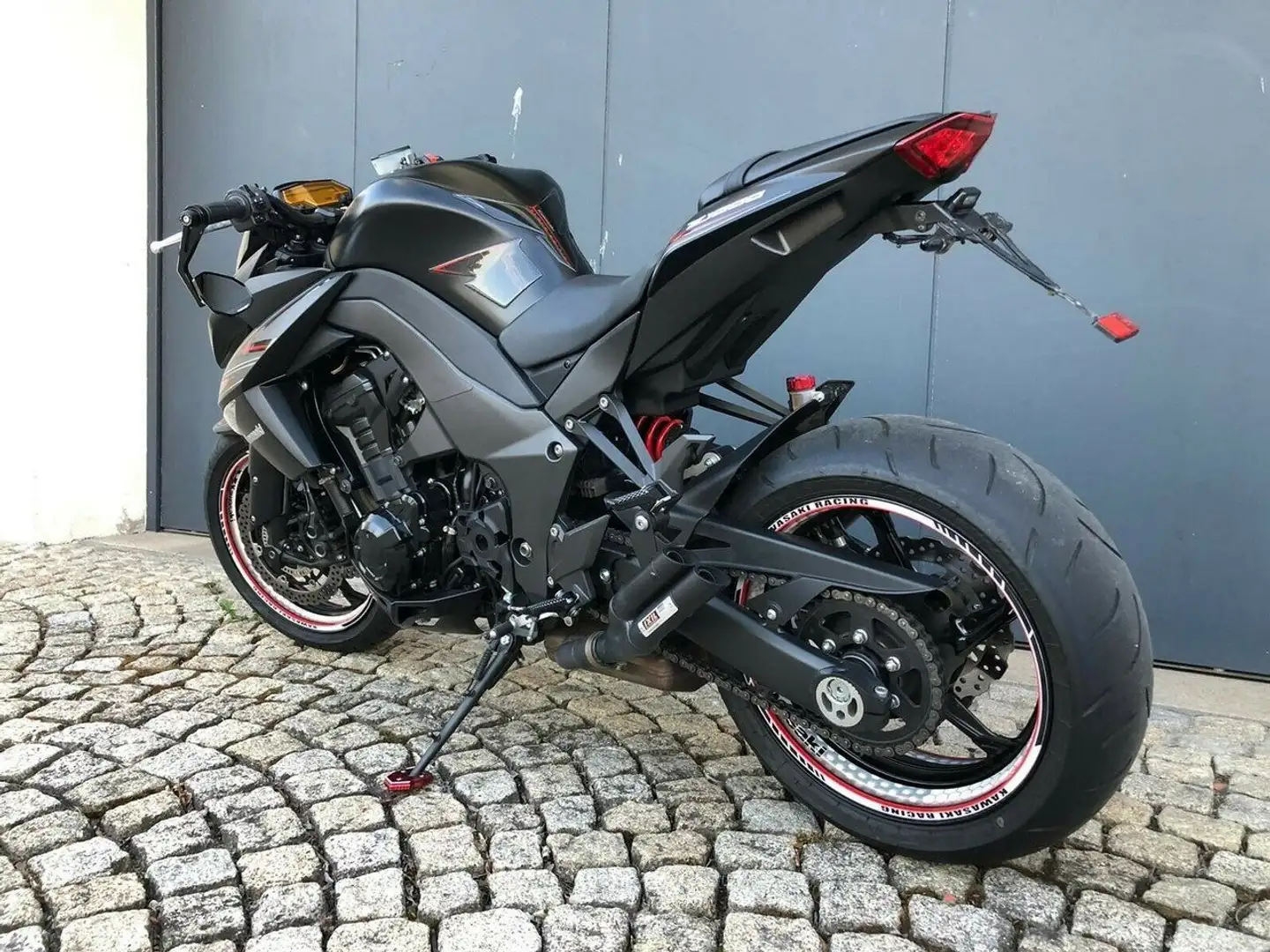Kawasaki Z 1000 Fekete - 2