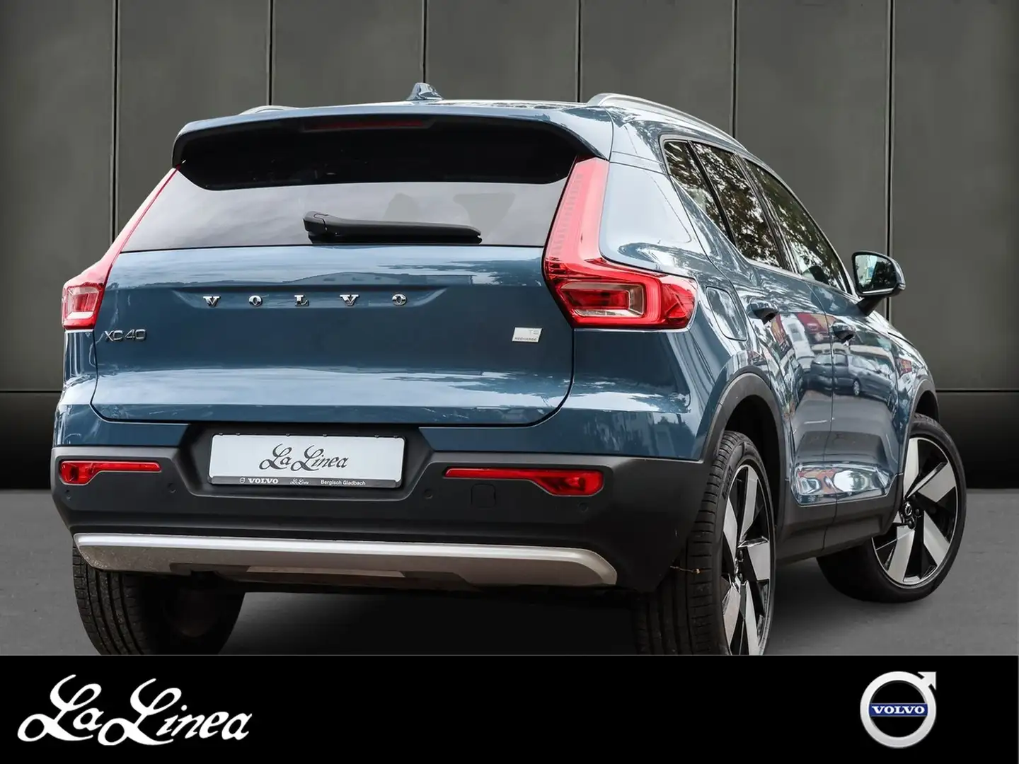 Volvo XC40 T5 Plus Bright Recharge Plug-In Hybrid 2WD Blau - 2
