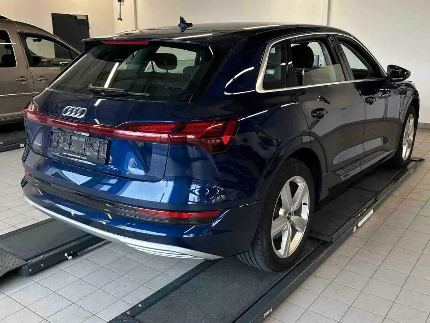 Audi e-tron 50 quattro advanced Tour Navi Luft SHZ Blau - 2
