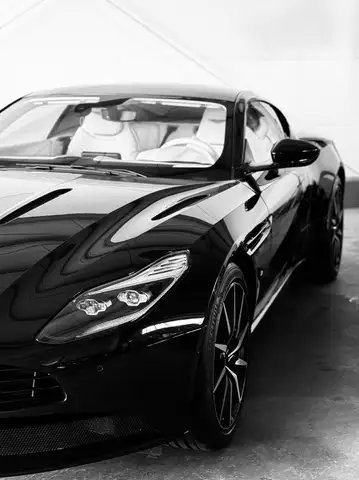 Aston Martin DB11 Service AM neu, Garantie AM bis 2026, TOP!