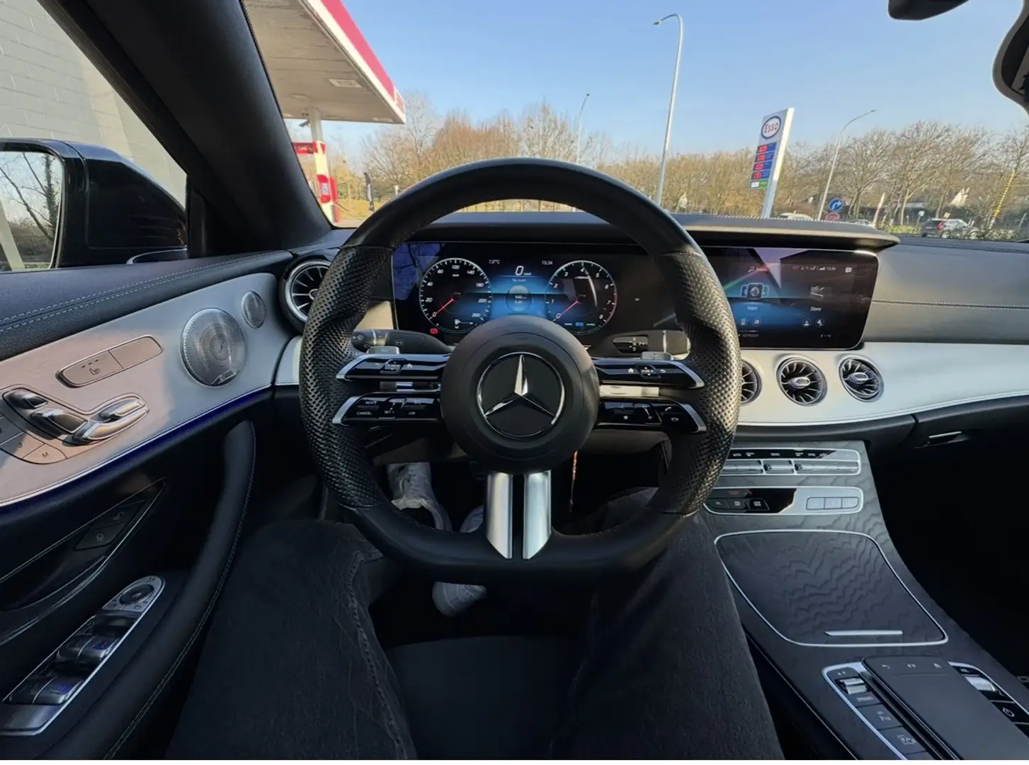 Mercedes-Benz E 200 Coupe 9G-TRONIC AMG Line - 2