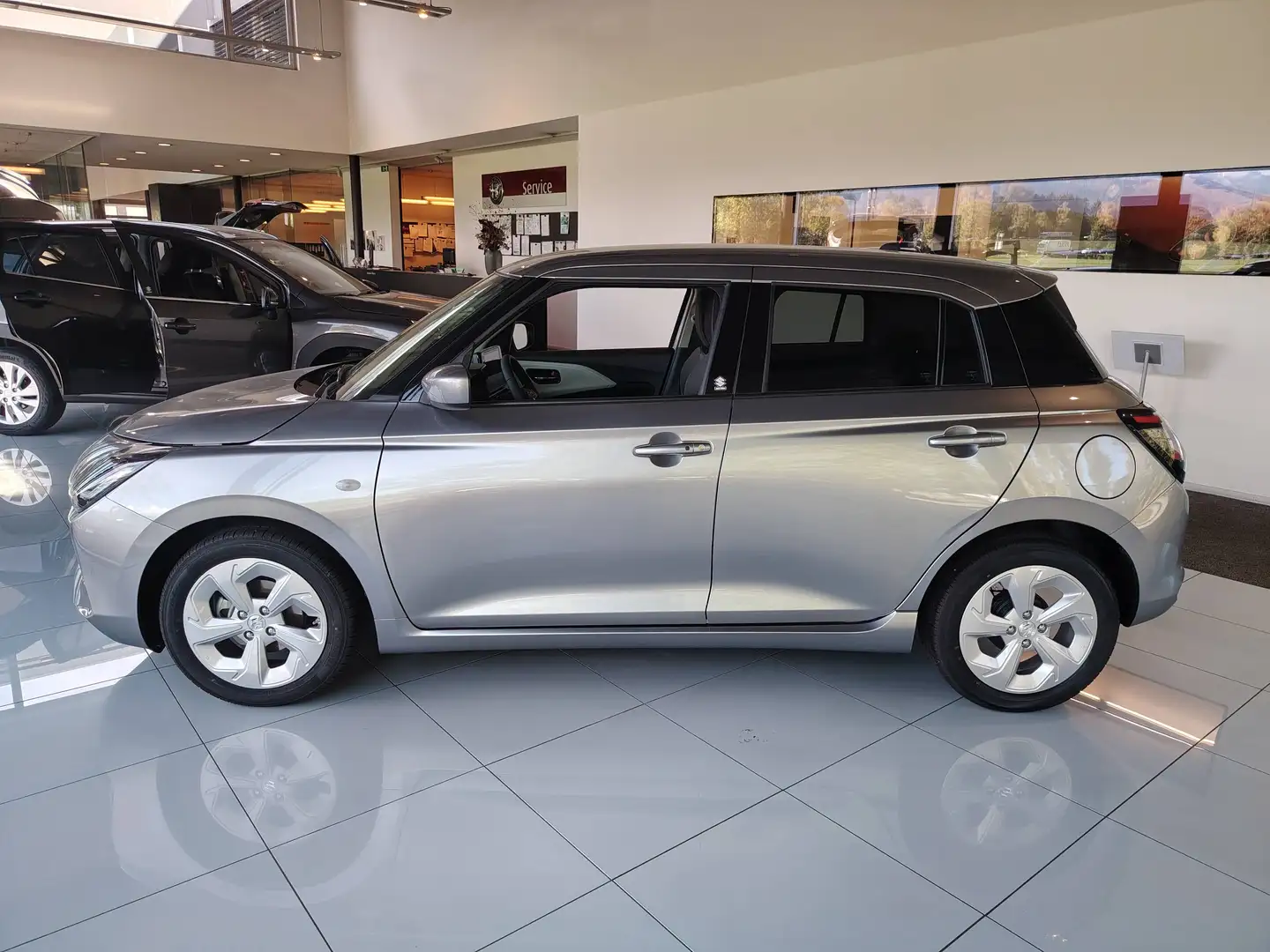 Suzuki Swift 1,2 Hybrid shine CVT Automatik Silber - 2
