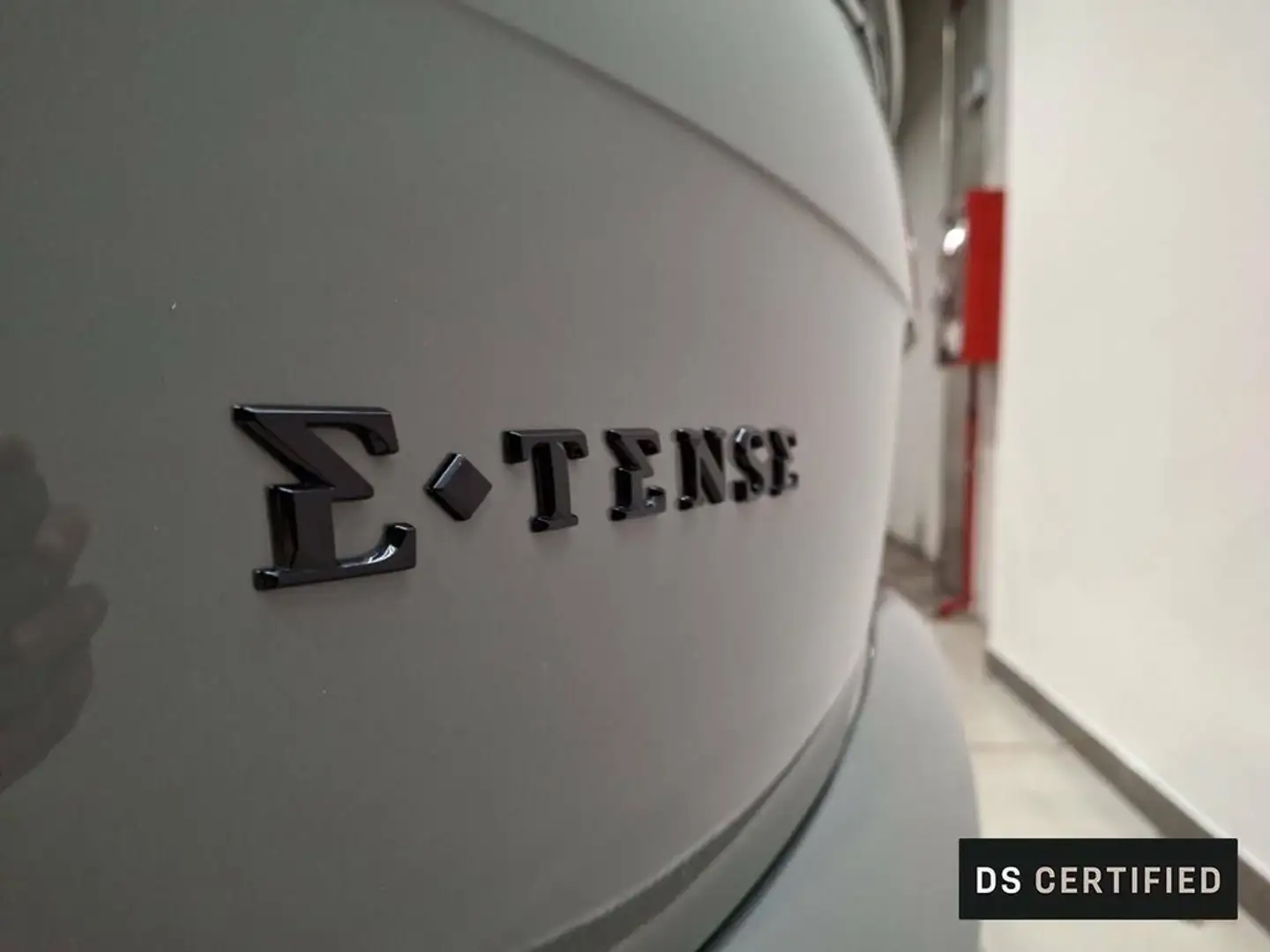 DS Automobiles DS 7 Crossback E-TENSE 225 PERFORMANCE LINE Gris - 2