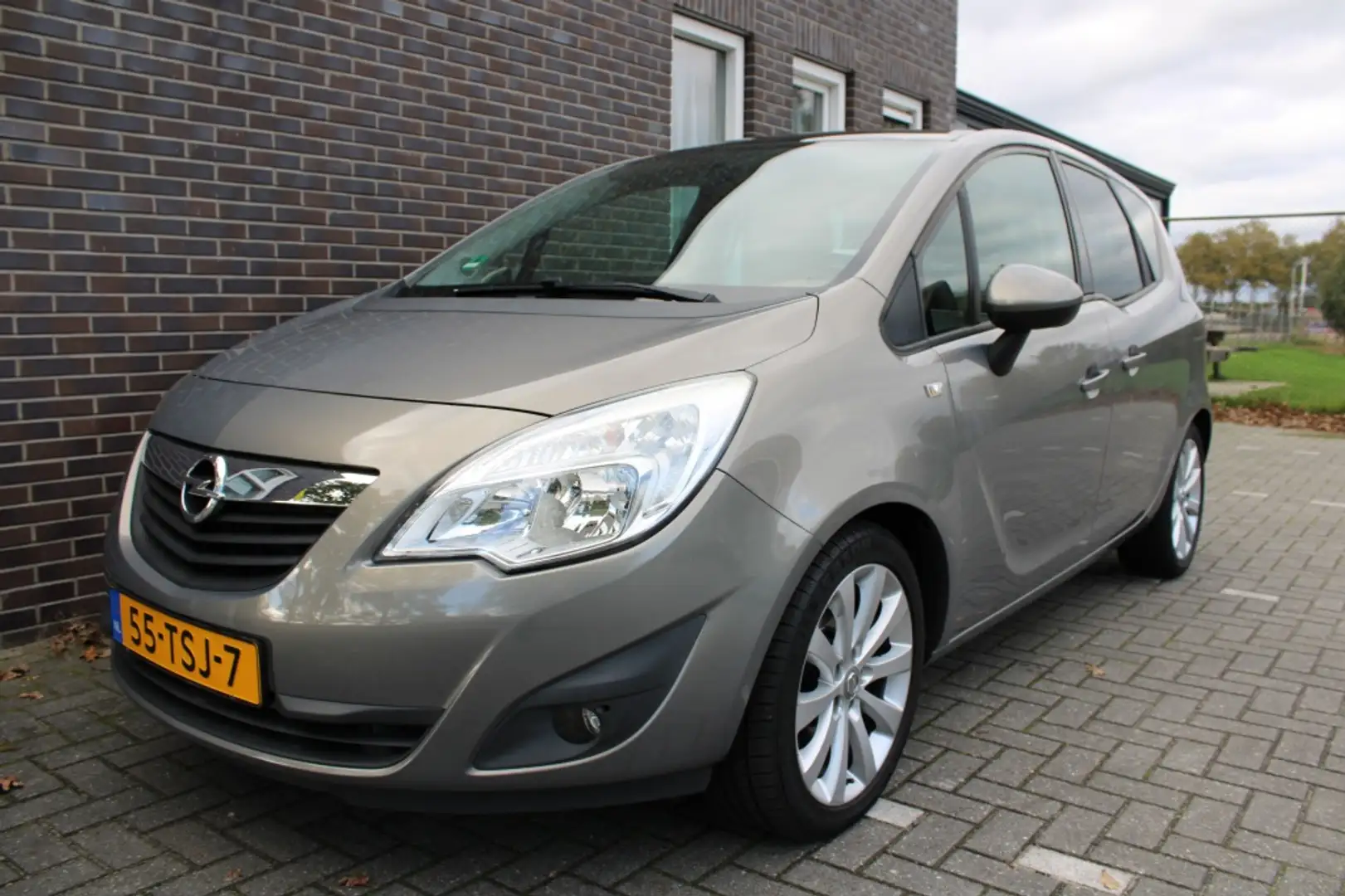 Opel Meriva 1.4 Turbo Edition-navi-panodak-trekhaak-140PK Brun - 1