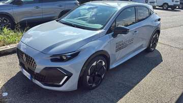 nuova Renault techno full hybrid E-Tech 160