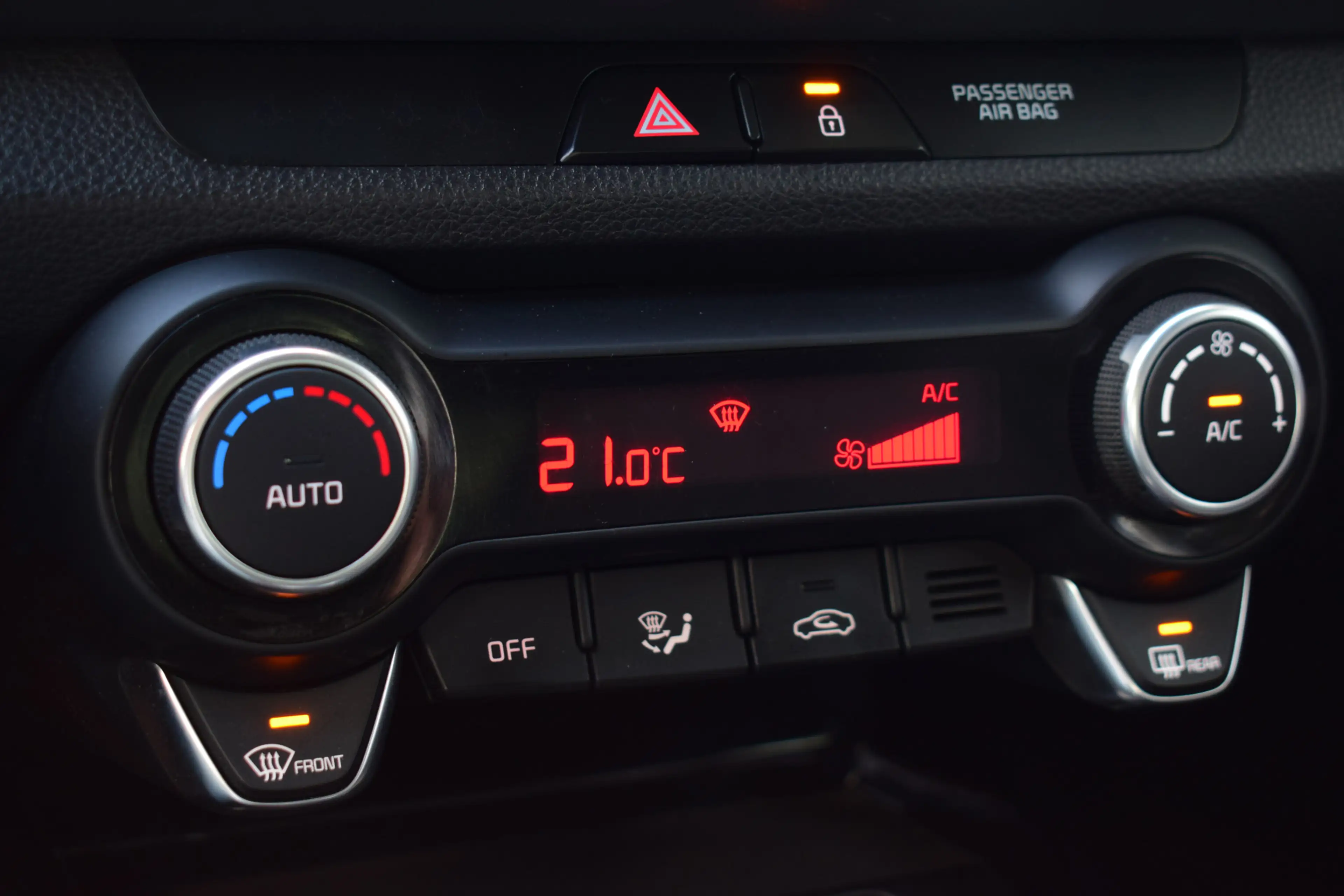 Kia Stonic 1.0 T-GDi MHEV DynamicPlusLine | Navigatie | Camer — photo 5