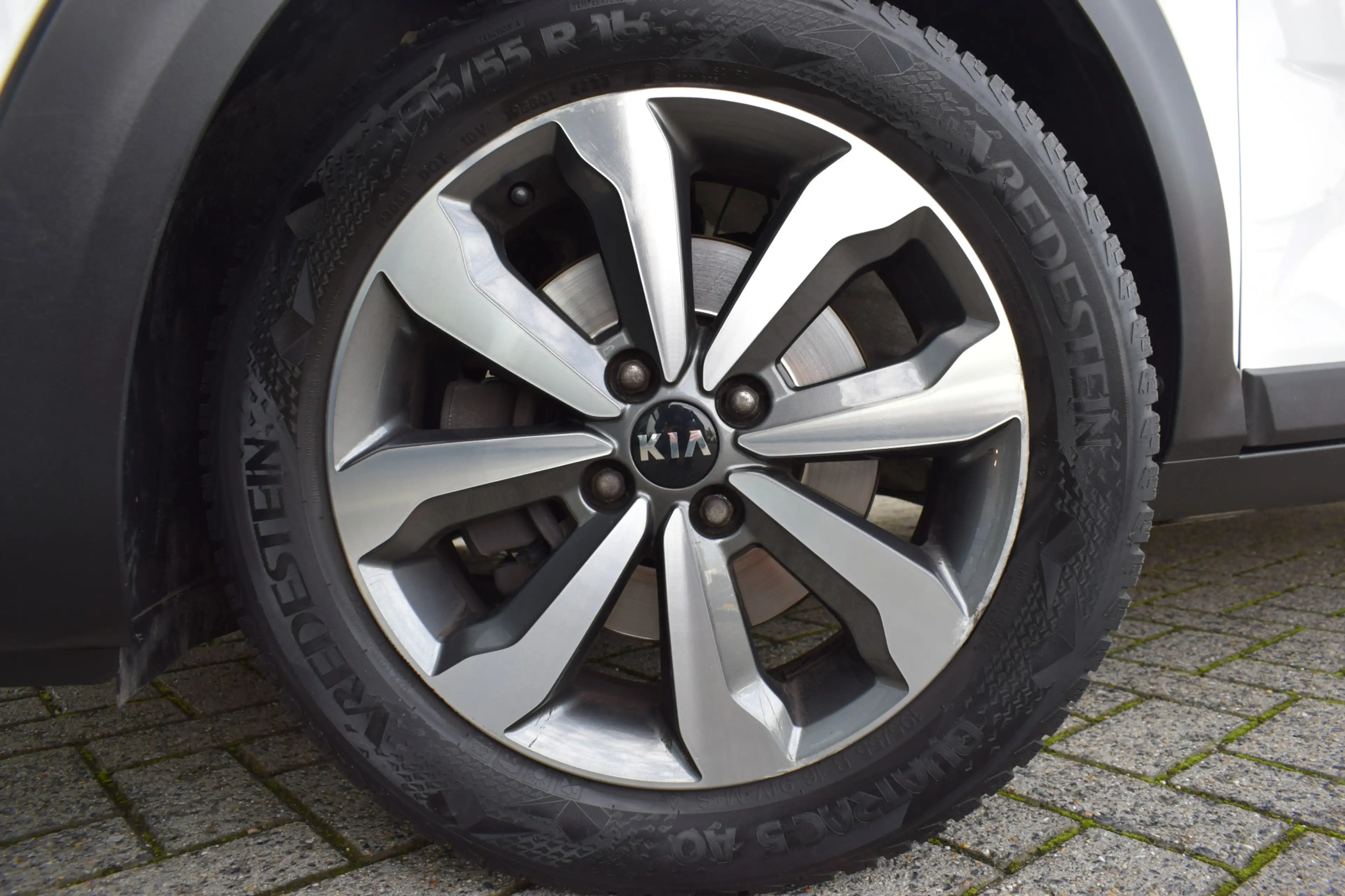 Kia Stonic 1.0 T-GDi MHEV DynamicPlusLine | Navigatie | Camer — photo 6