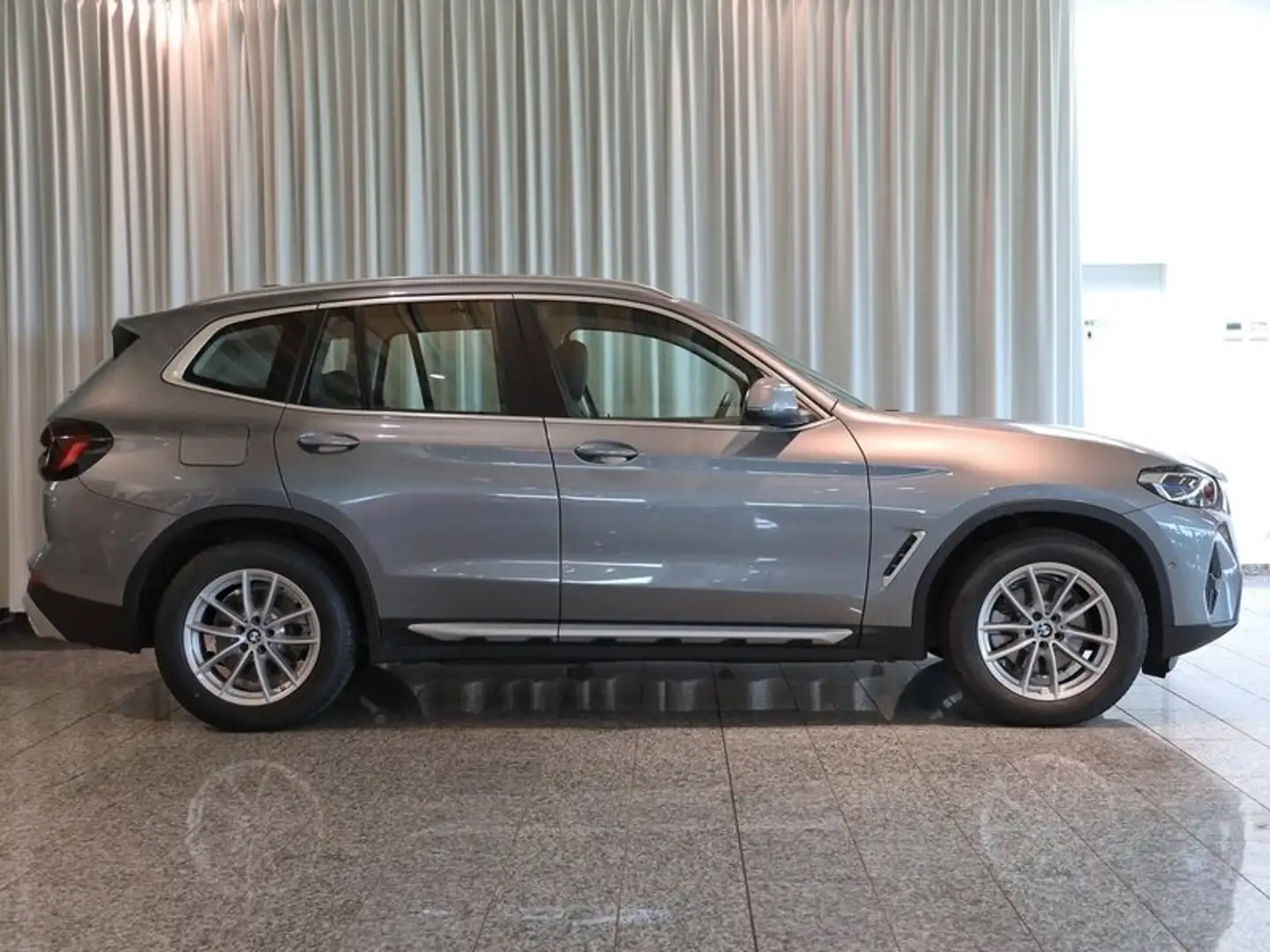 BMW X3 xDrive20i Laser RFK DrivAss HeadUp HIFI Grau - 2