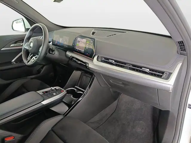 BMW X1 view 10