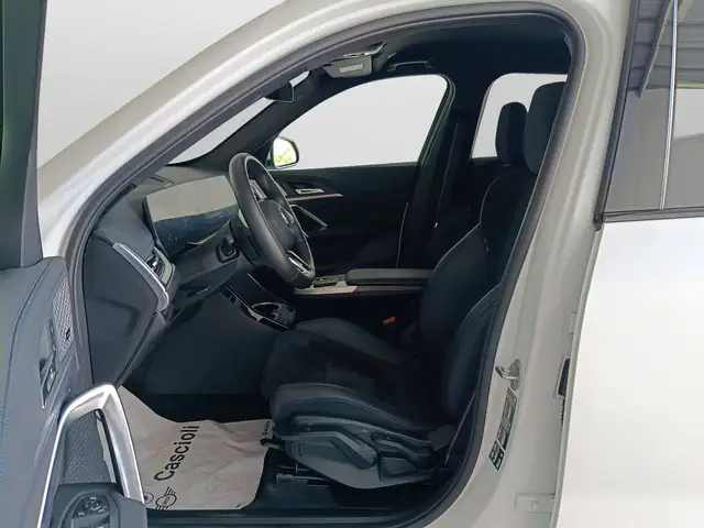 BMW X1 view 8