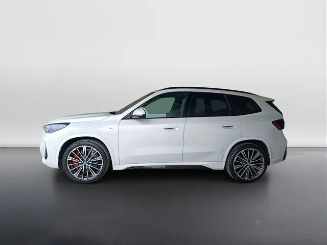 BMW X1 view 3