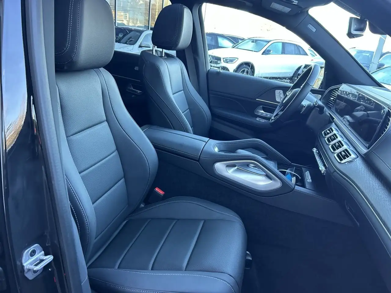 Mercedes-Benz GLE снимка Mercedes-Benz GLE