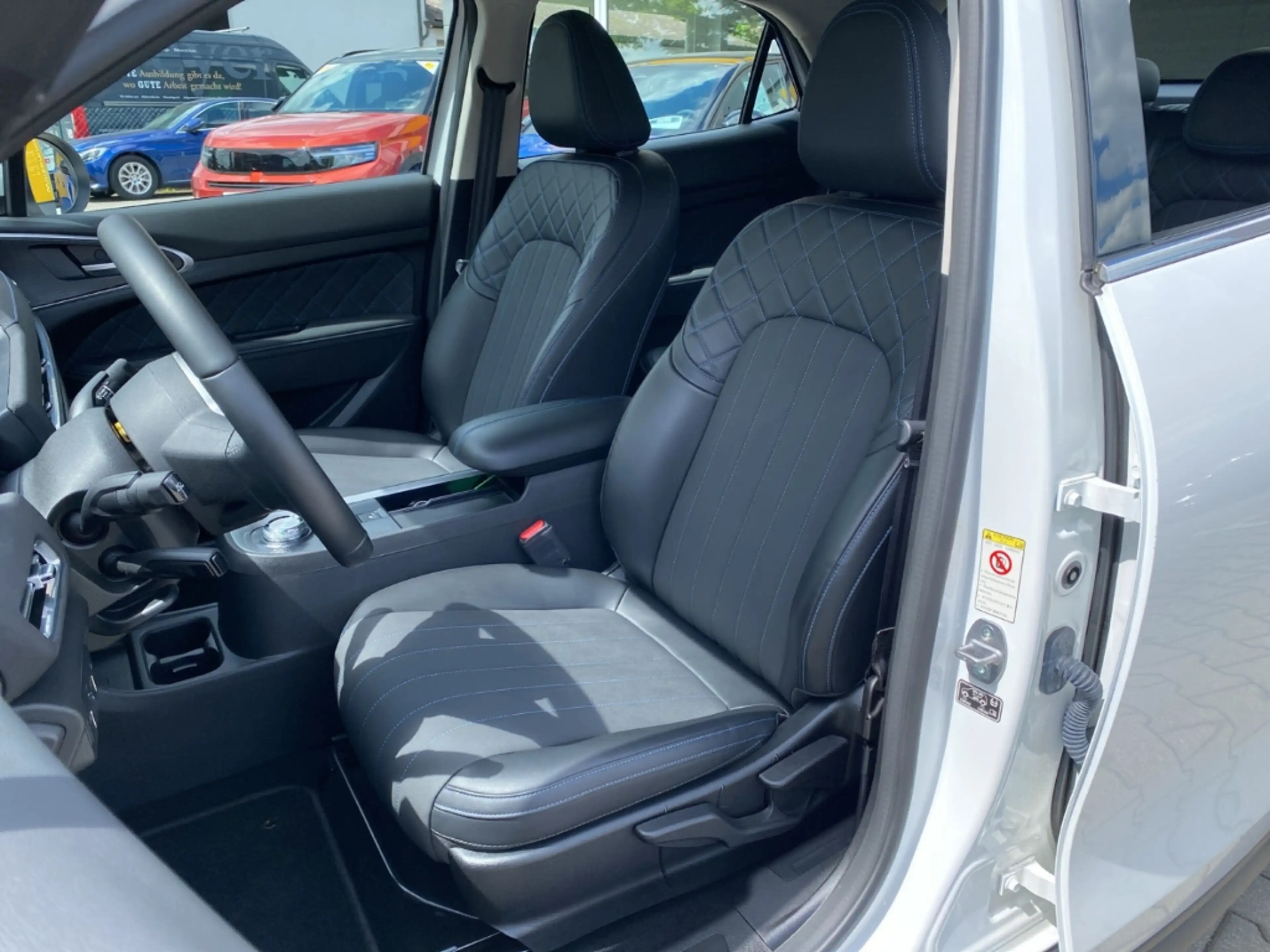 GWM ORA 03 300 Basis 48 kWh Navi Digitales Cockpit 360 Kamera — photo 7
