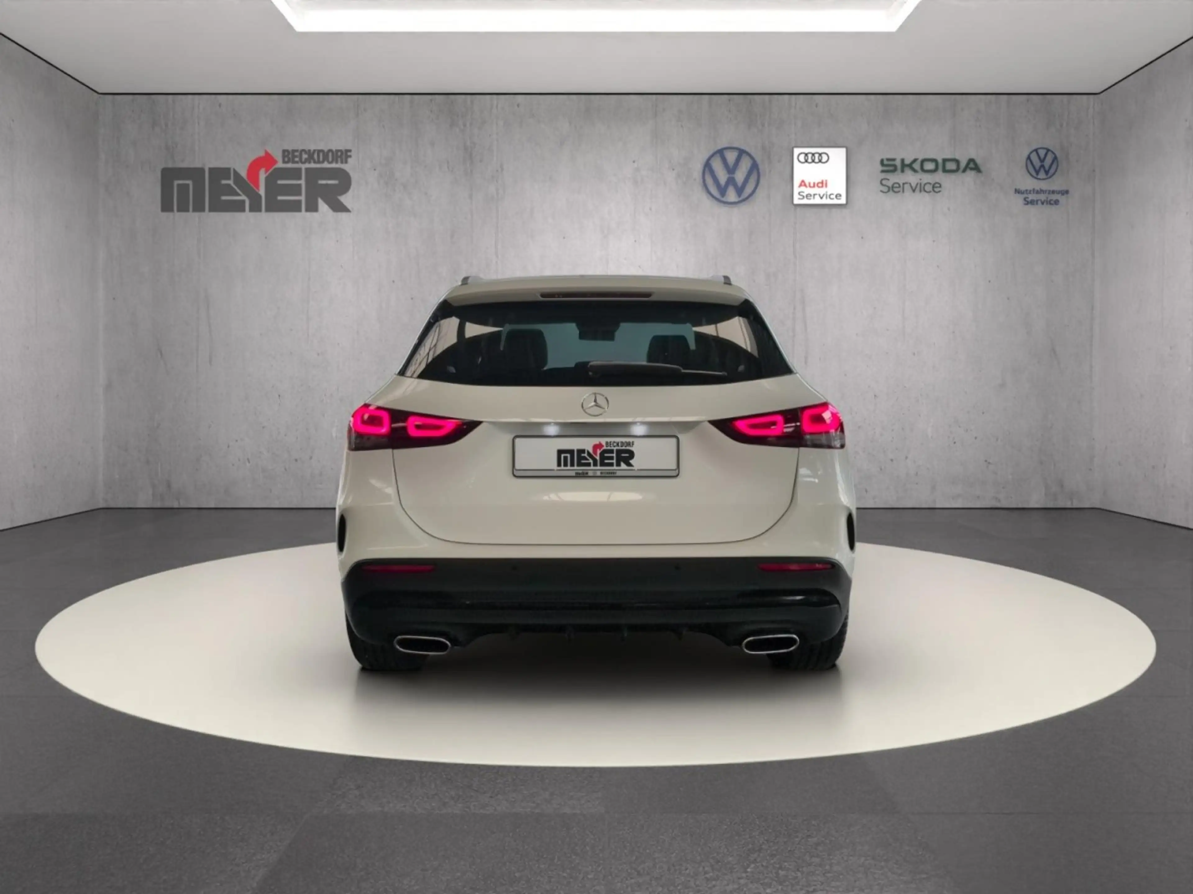 Mercedes-Benz GLA 200 AMG Line Klima Rückfahrkamera Panoramadach — photo 5