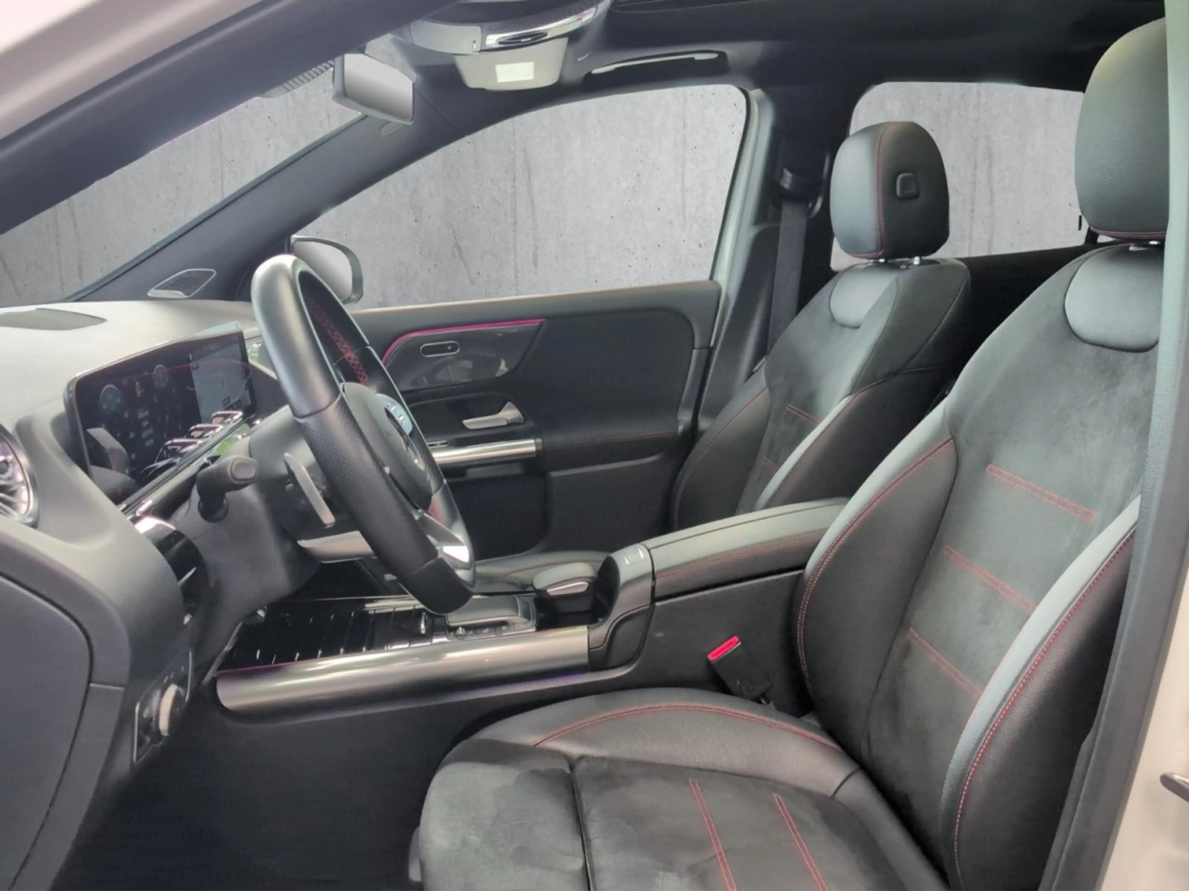 Mercedes-Benz GLA 200 AMG Line Klima Rückfahrkamera Panoramadach — photo 9