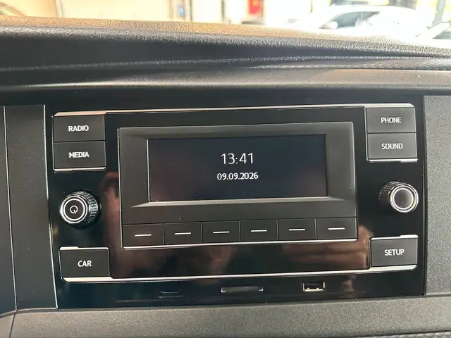 Volkswagen Transporter view 15