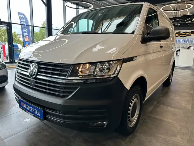 Volkswagen Transporter view 4