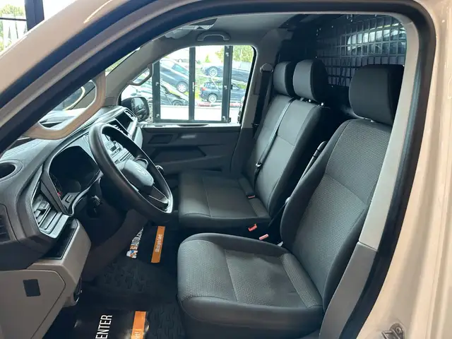 Volkswagen Transporter view 12