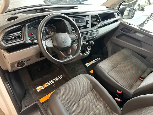 Volkswagen Transporter view 10