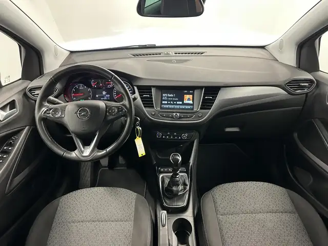 Opel Crossland view 2